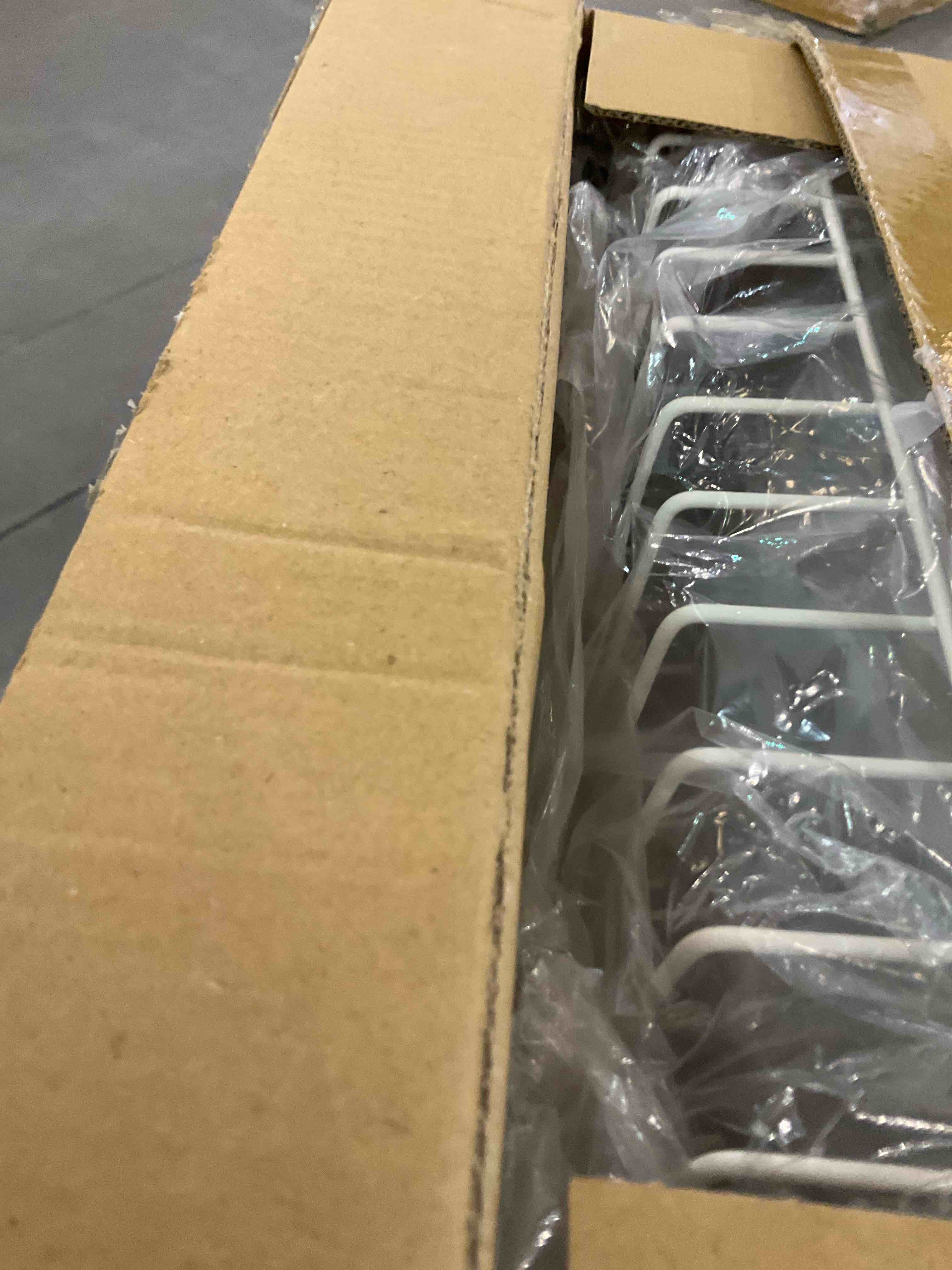 https://s3.amazonaws.com/lotting-images-prod/BargainHunt/EXS01202528_1712761592190.jpeg
