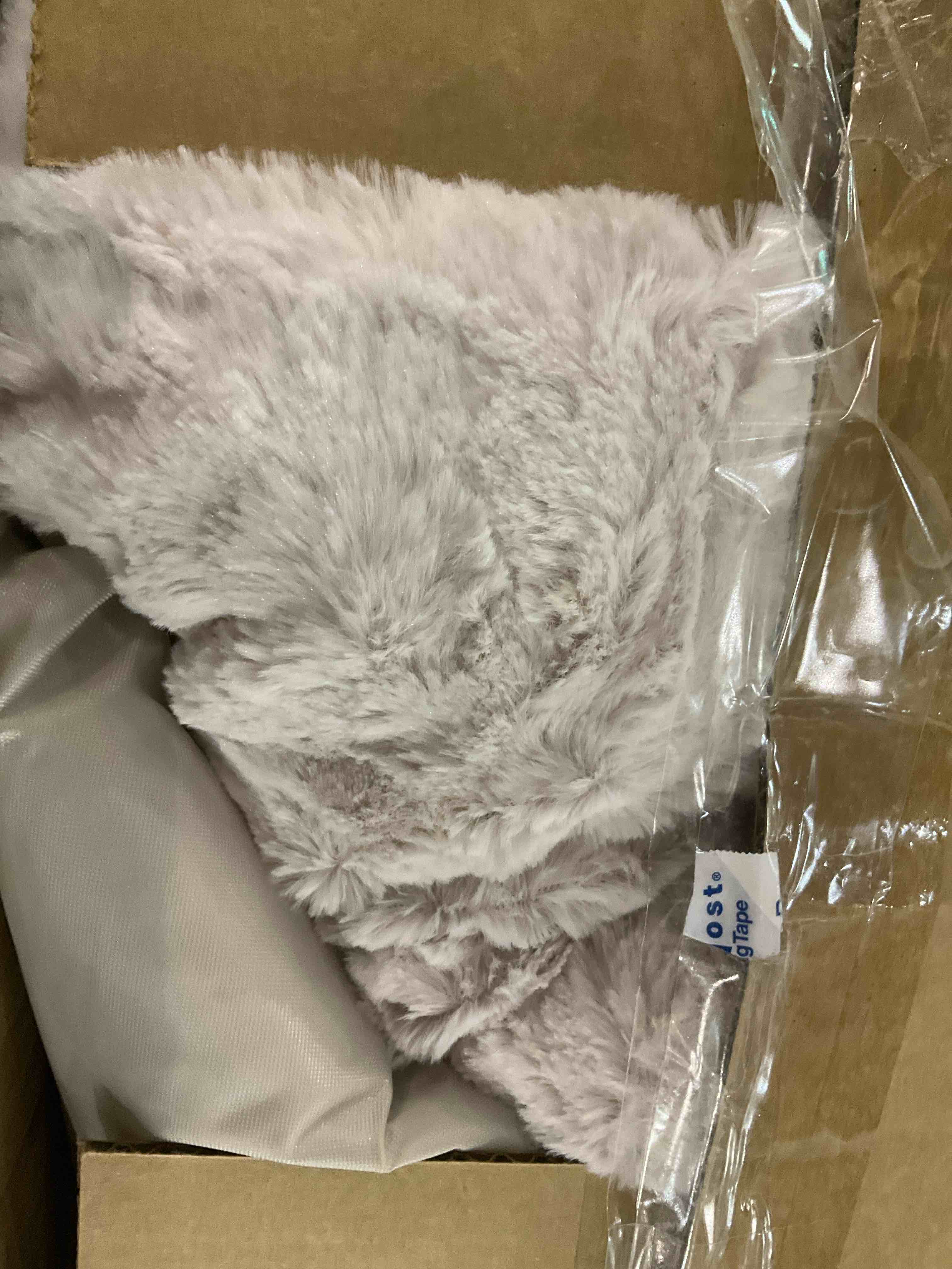 https://s3.amazonaws.com/lotting-images-prod/BargainHunt/EXS01202616_1712845139952.jpeg