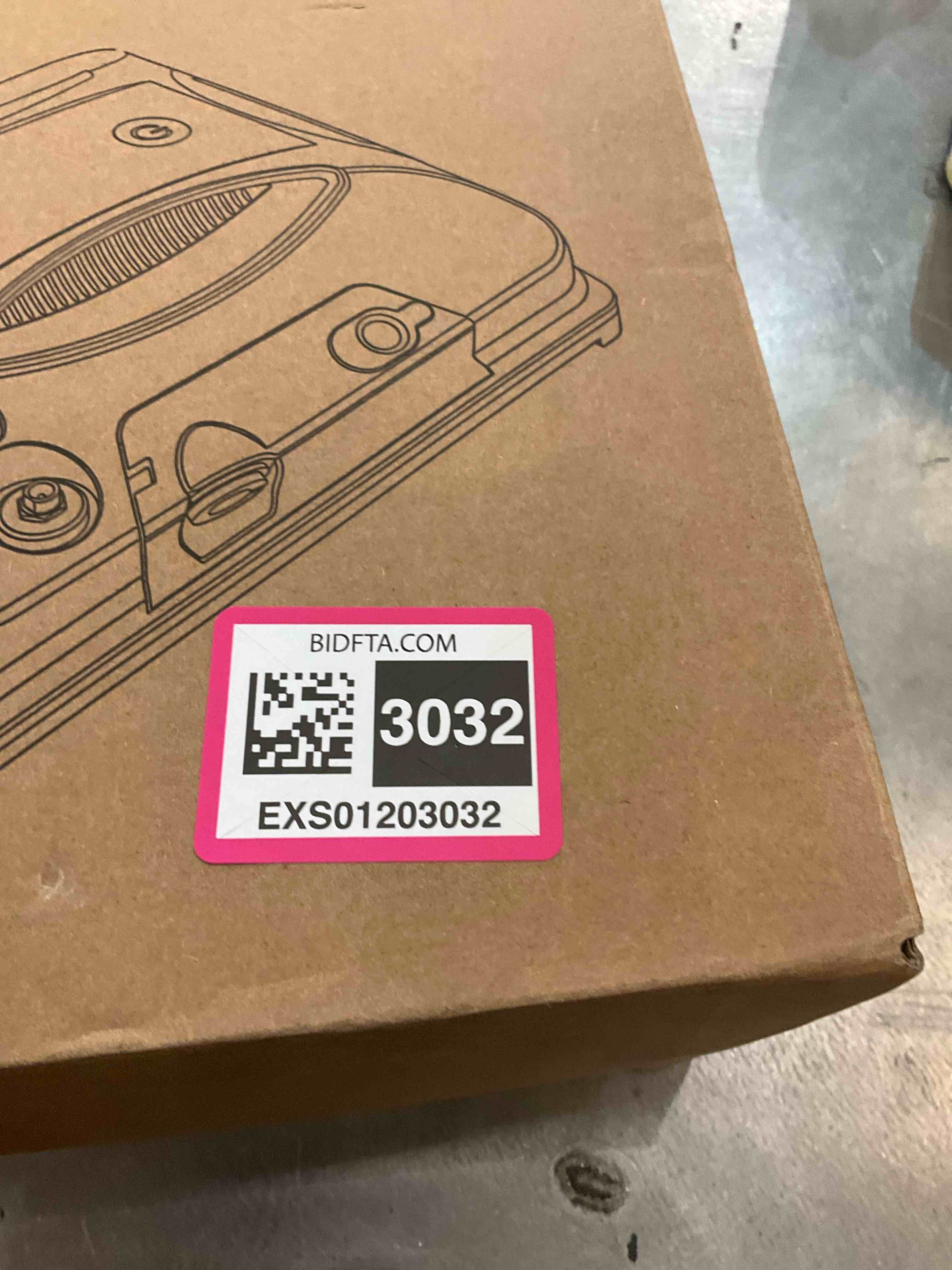 https://s3.amazonaws.com/lotting-images-prod/BargainHunt/EXS01203032_1712931157377.jpeg