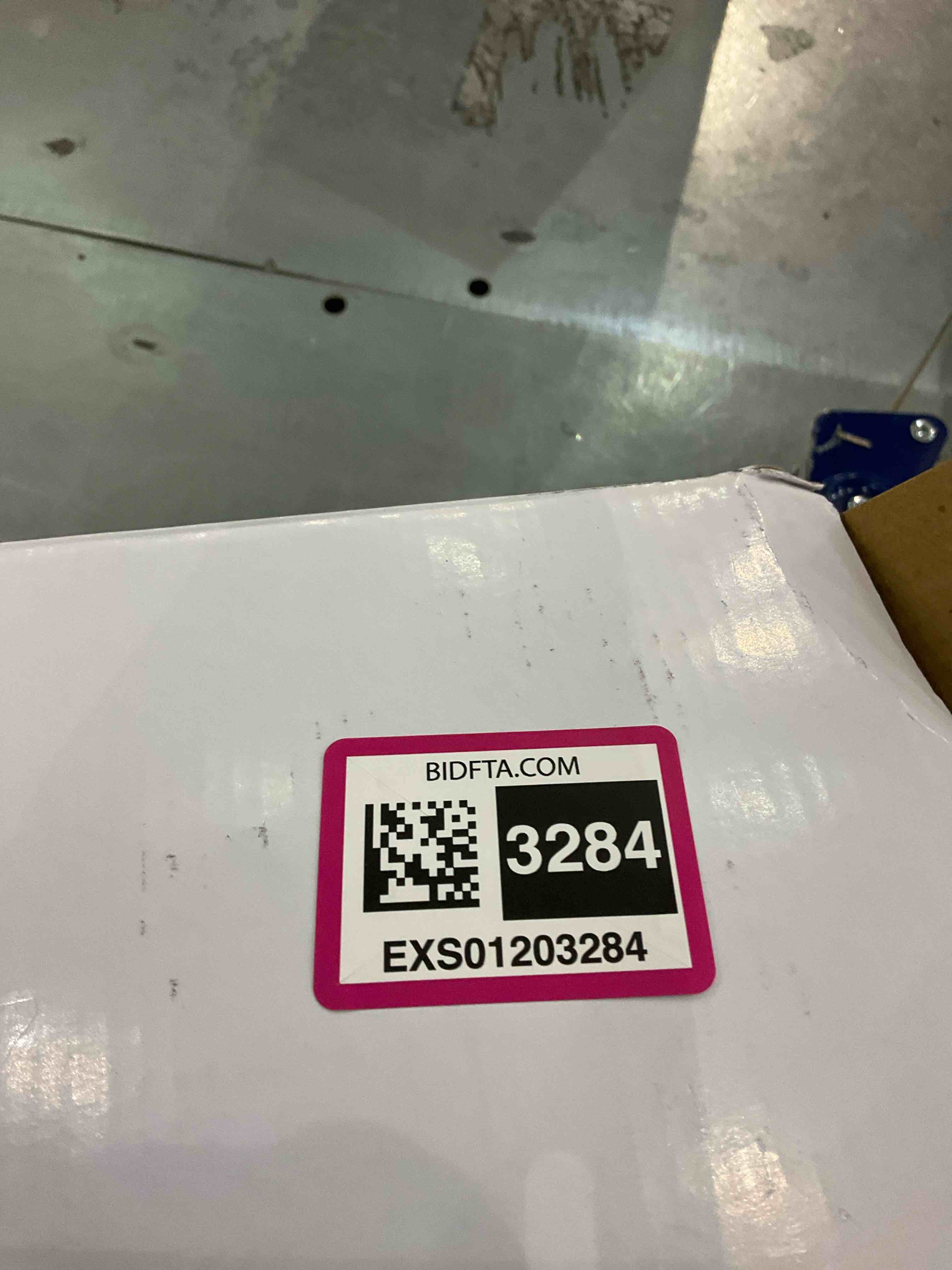 https://s3.amazonaws.com/lotting-images-prod/BargainHunt/EXS01203284_1713360215147.jpeg