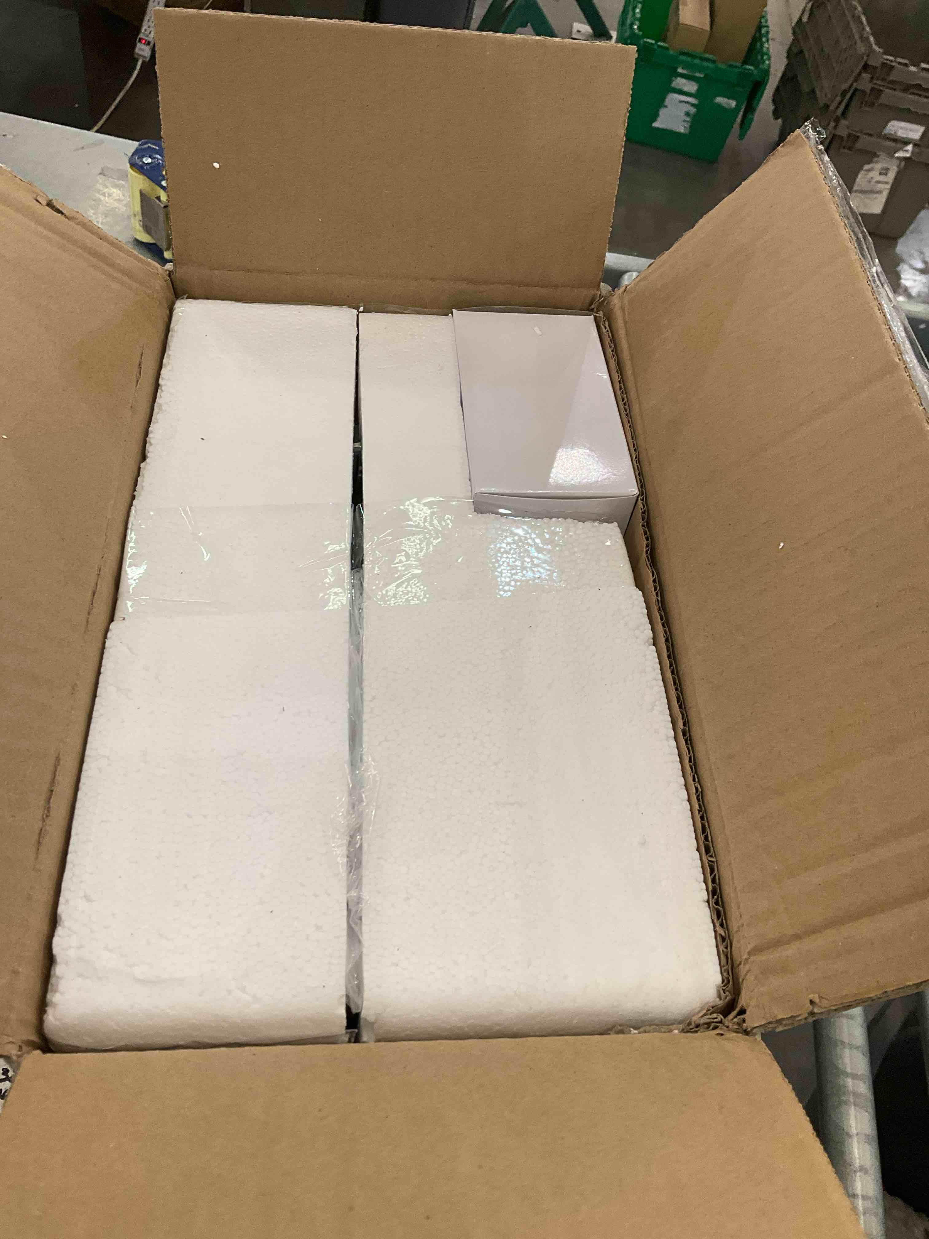 https://s3.amazonaws.com/lotting-images-prod/BargainHunt/EXS01203363_1714415696660.jpeg