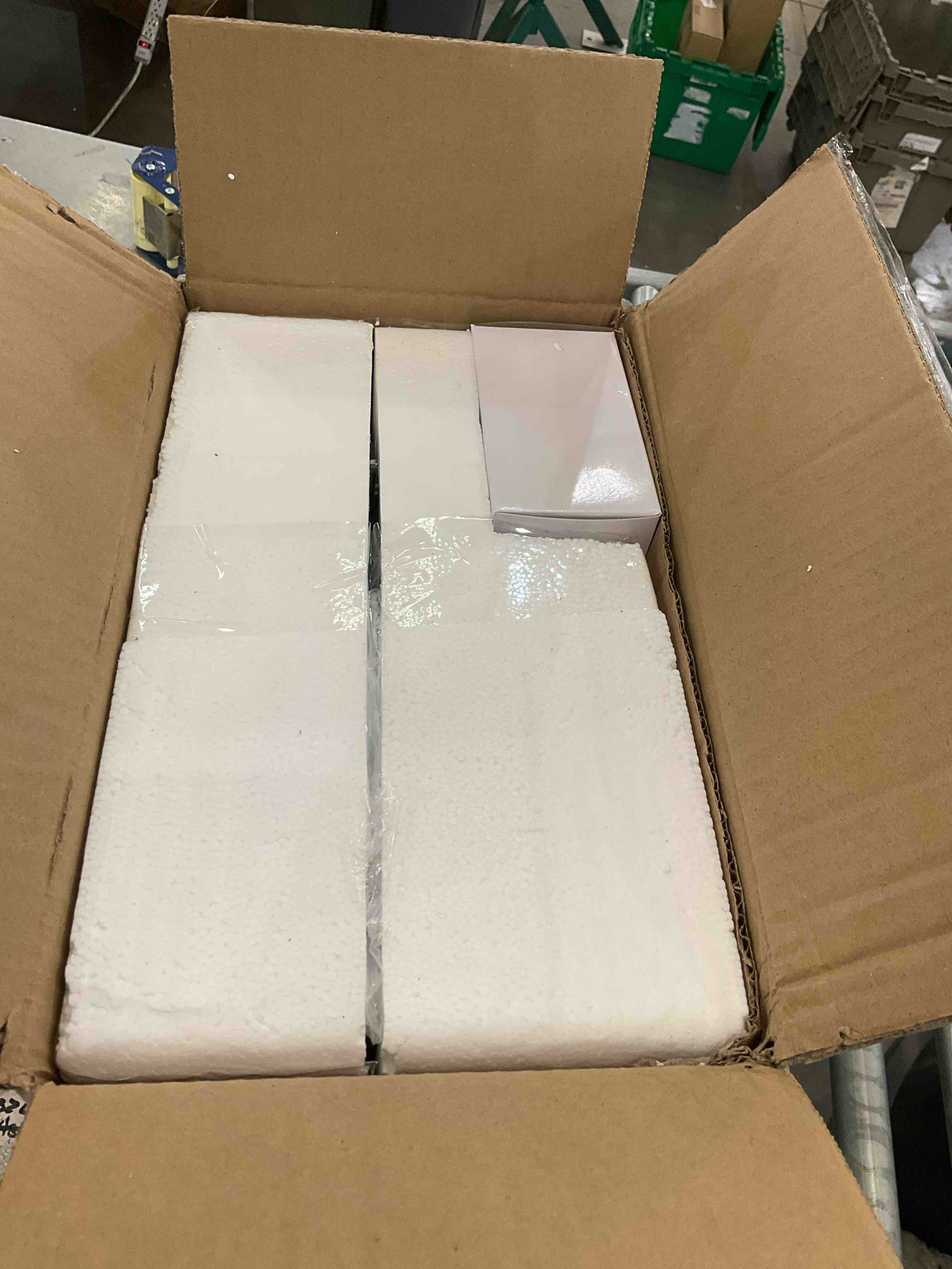 https://s3.amazonaws.com/lotting-images-prod/BargainHunt/EXS01203363_1714415697672.jpeg