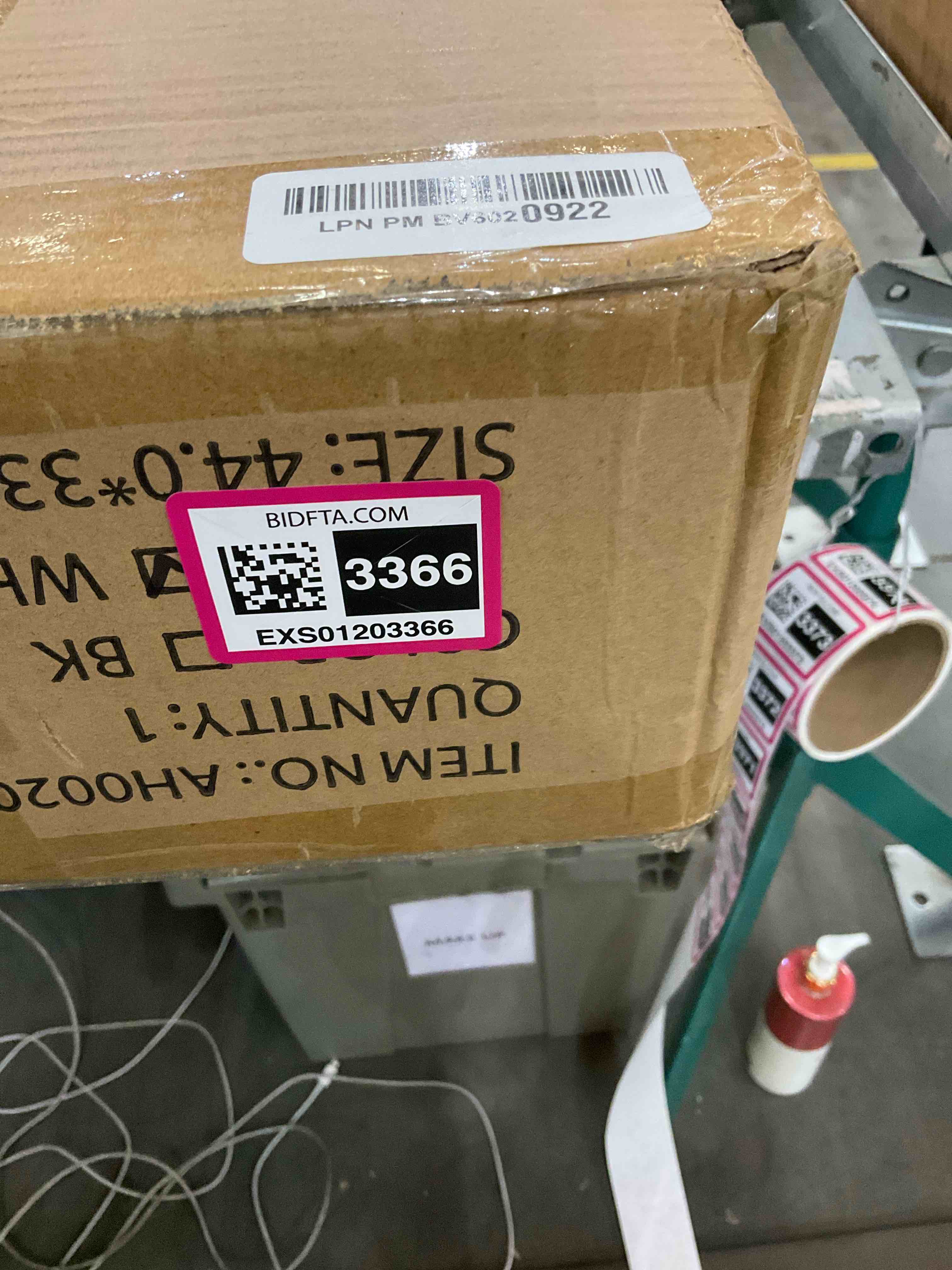 https://s3.amazonaws.com/lotting-images-prod/BargainHunt/EXS01203366_1714415842410.jpeg