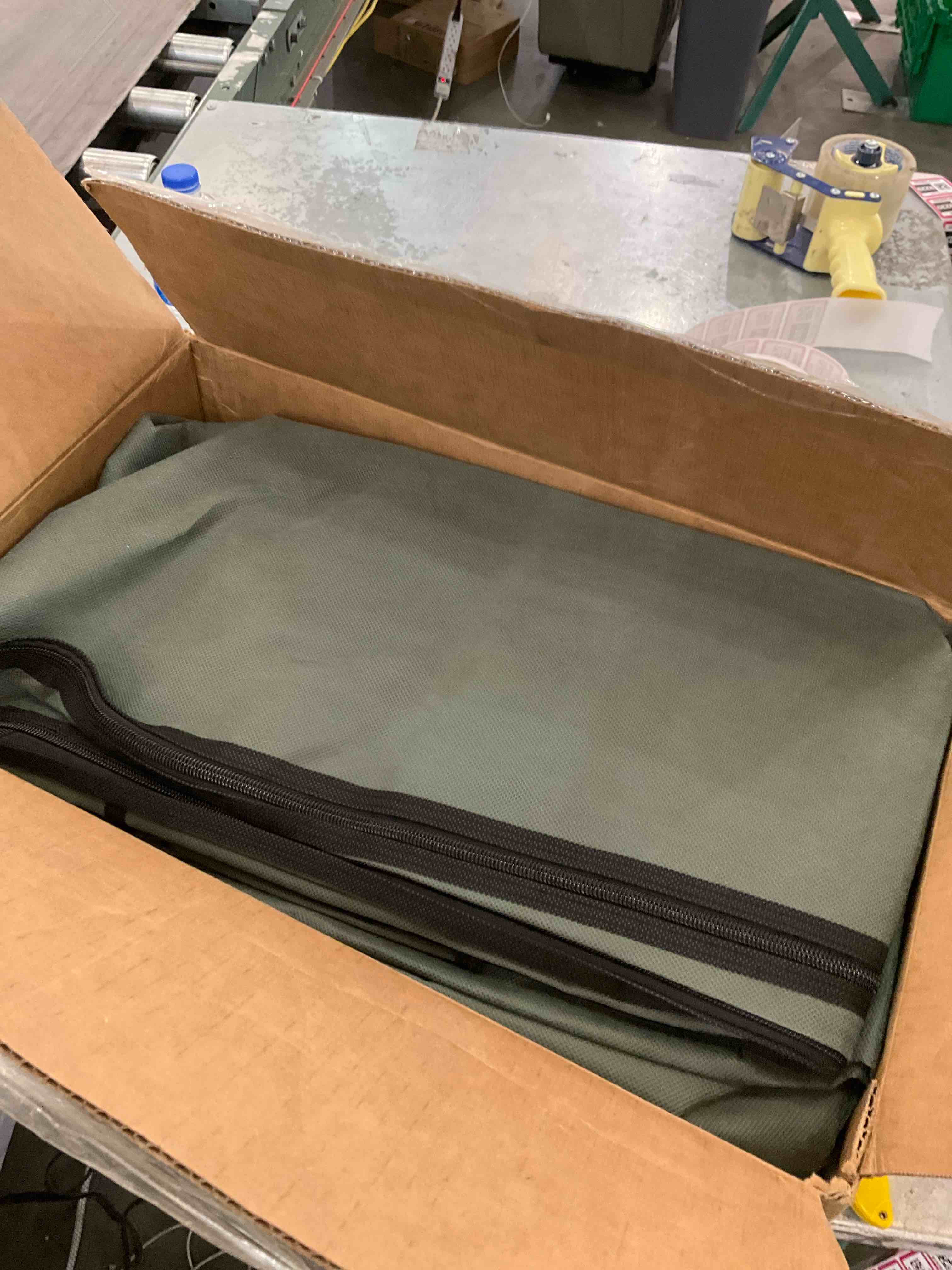 https://s3.amazonaws.com/lotting-images-prod/BargainHunt/EXS01203369_1714416137048.jpeg