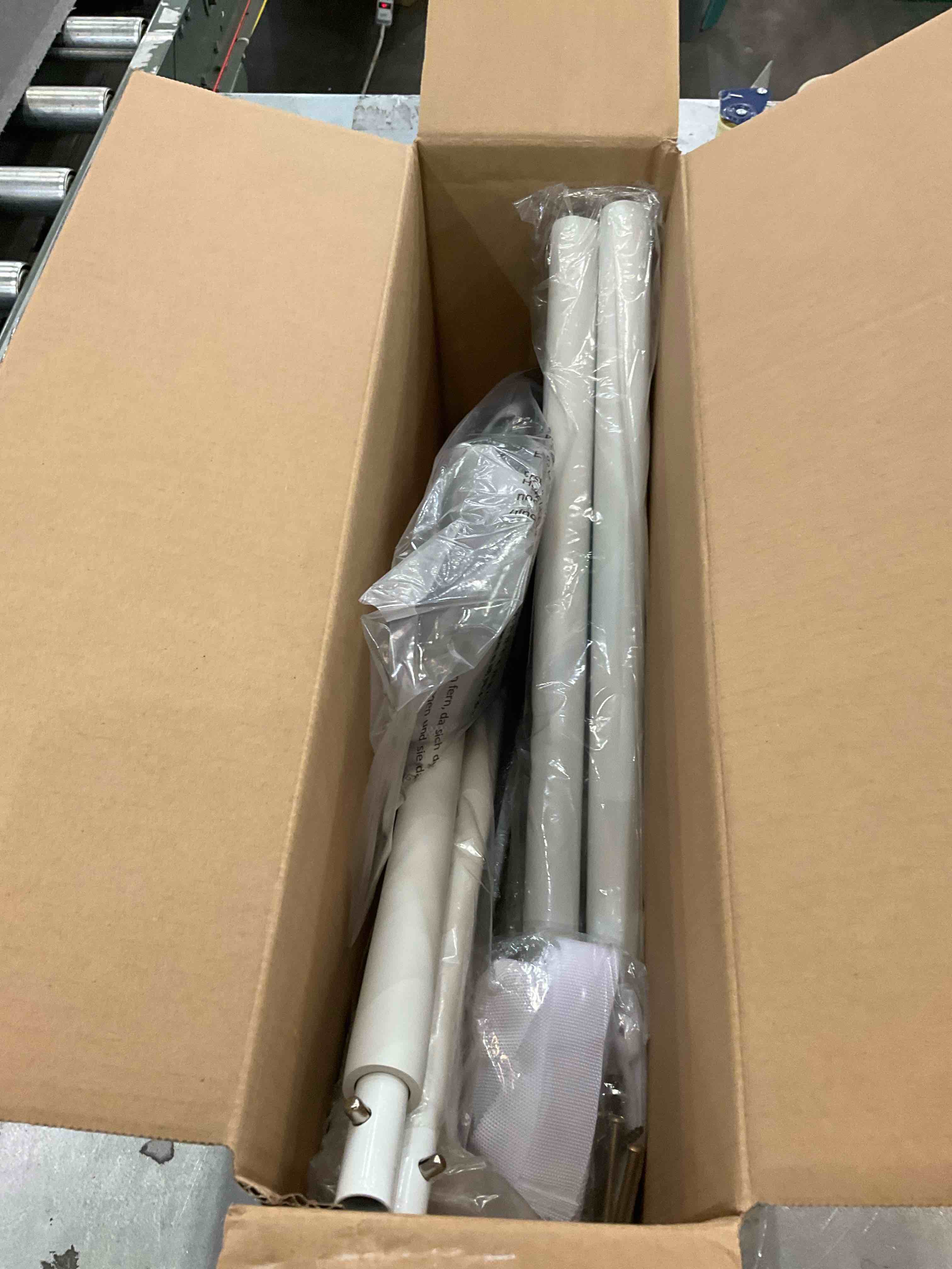 https://s3.amazonaws.com/lotting-images-prod/BargainHunt/EXS01203390_1714418202989.jpeg