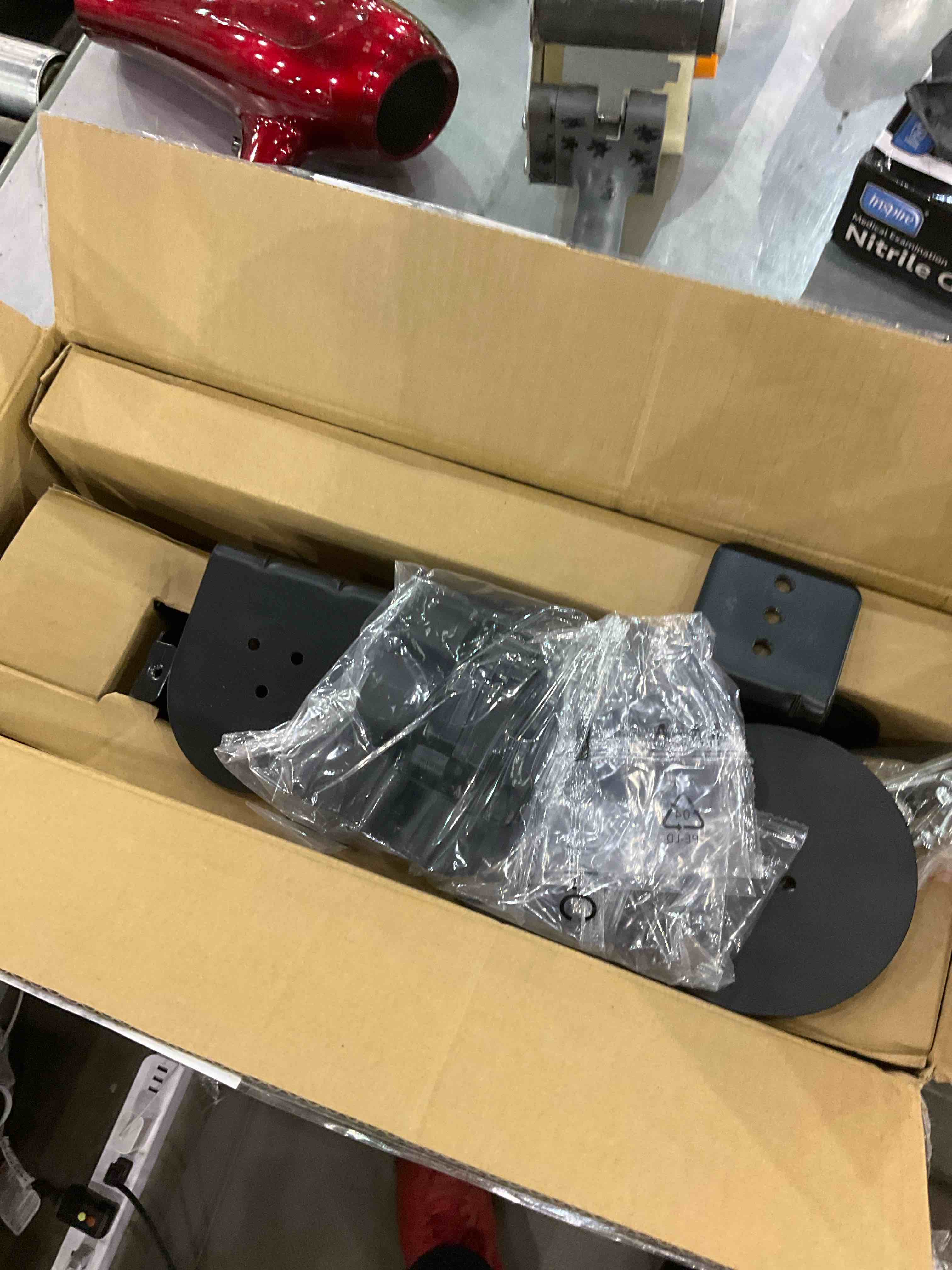 https://s3.amazonaws.com/lotting-images-prod/BargainHunt/EXS01203403_1714477281928.jpeg