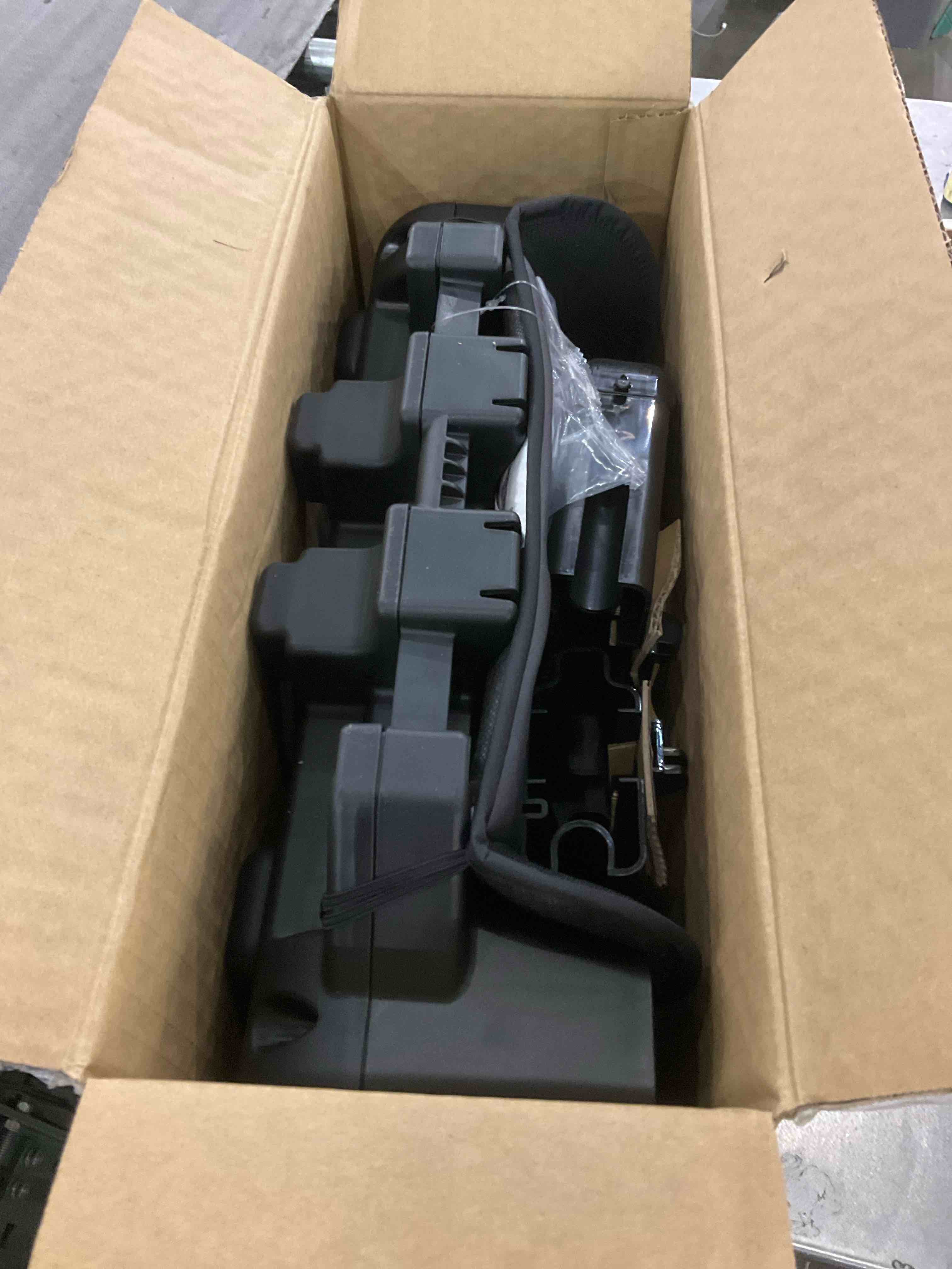 https://s3.amazonaws.com/lotting-images-prod/BargainHunt/EXS01203431_1714480619926.jpeg