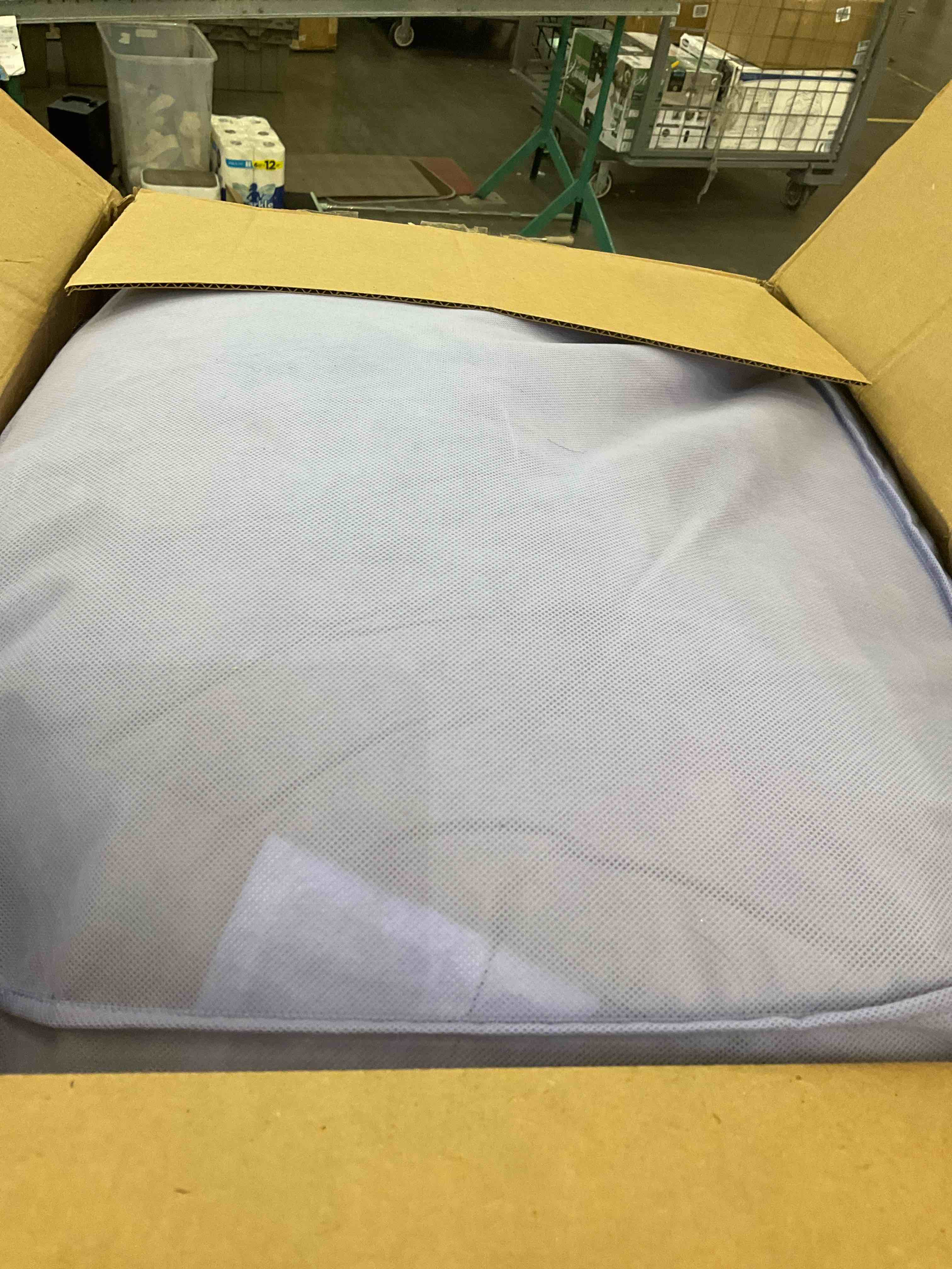 https://s3.amazonaws.com/lotting-images-prod/BargainHunt/EXS01203498_1714676088035.jpeg