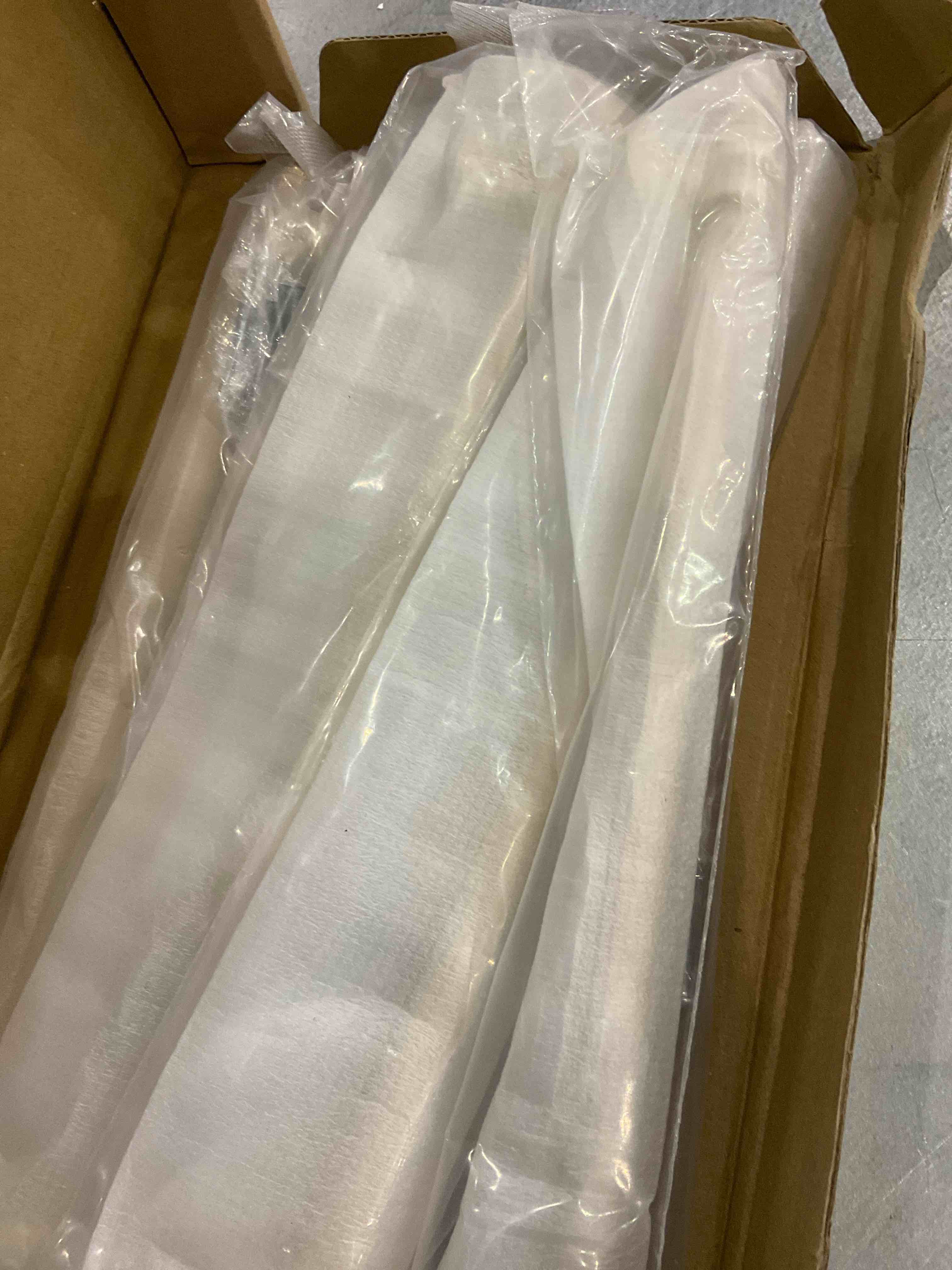 https://s3.amazonaws.com/lotting-images-prod/BargainHunt/EXS01203563_1712751184863.jpeg