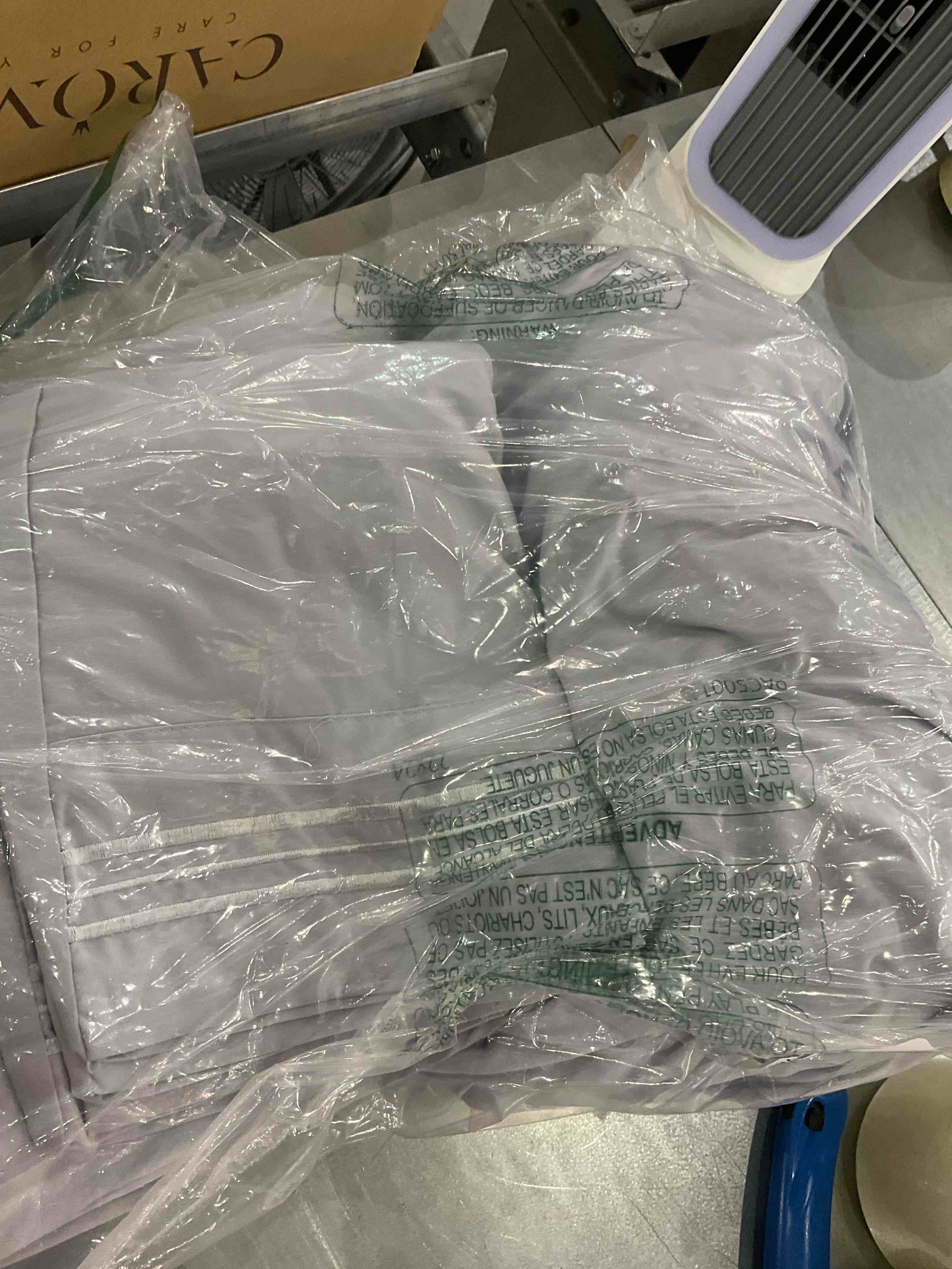 https://s3.amazonaws.com/lotting-images-prod/BargainHunt/EXS01203734_1713538491418.jpeg