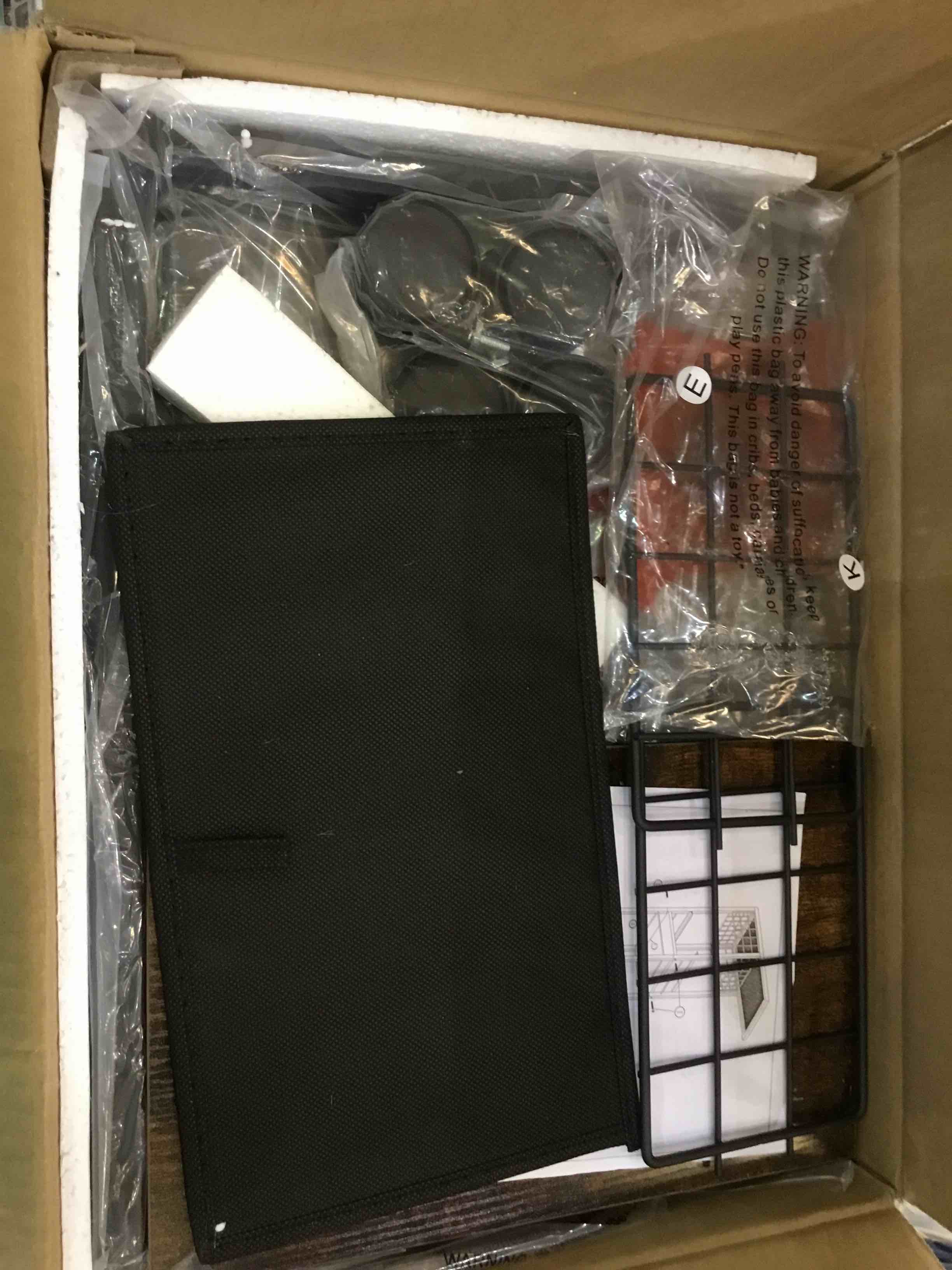https://s3.amazonaws.com/lotting-images-prod/BargainHunt/EXS01203858_1714409108417.jpeg