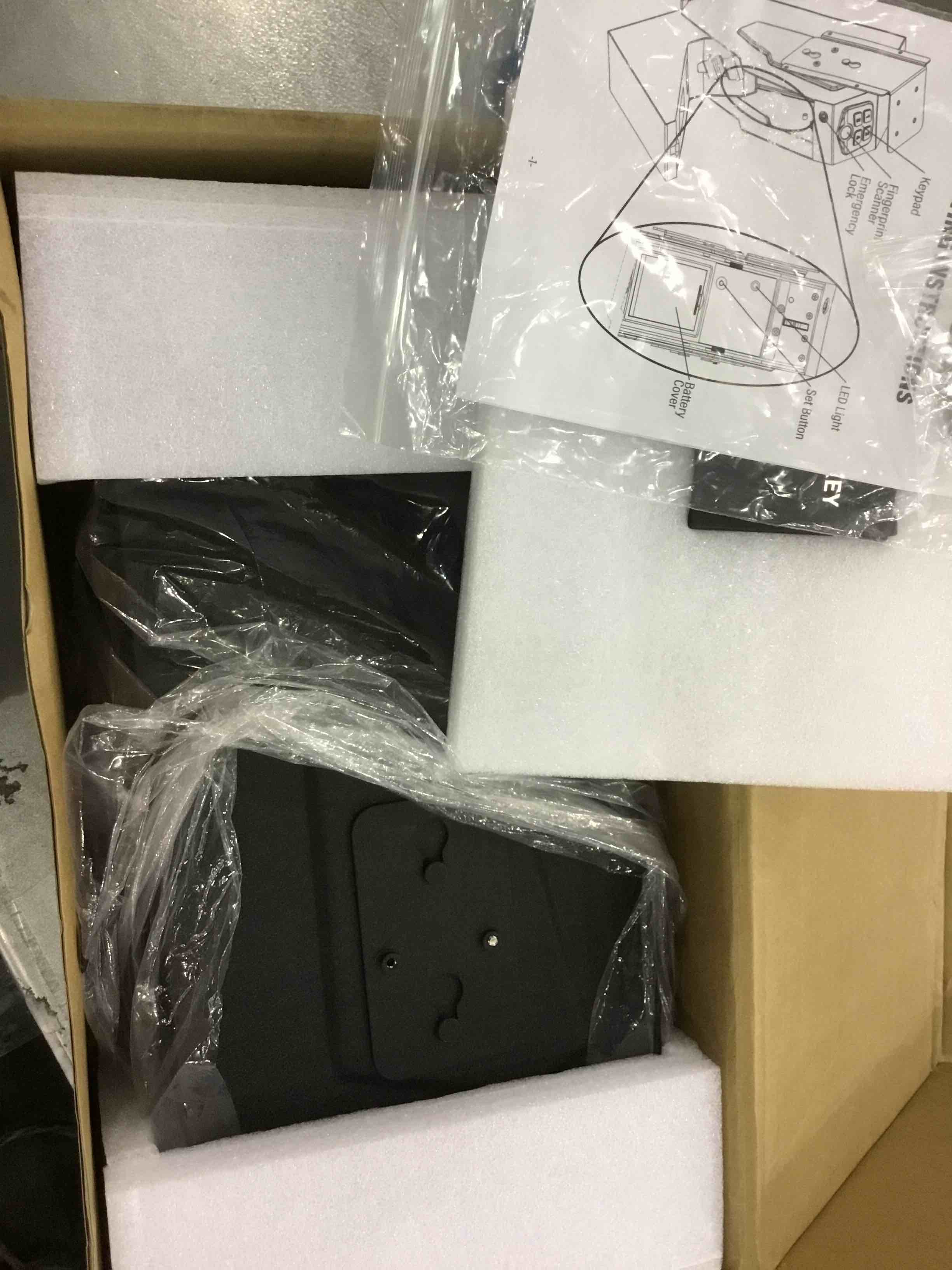 https://s3.amazonaws.com/lotting-images-prod/BargainHunt/EXS01203899_1714476346841.jpeg