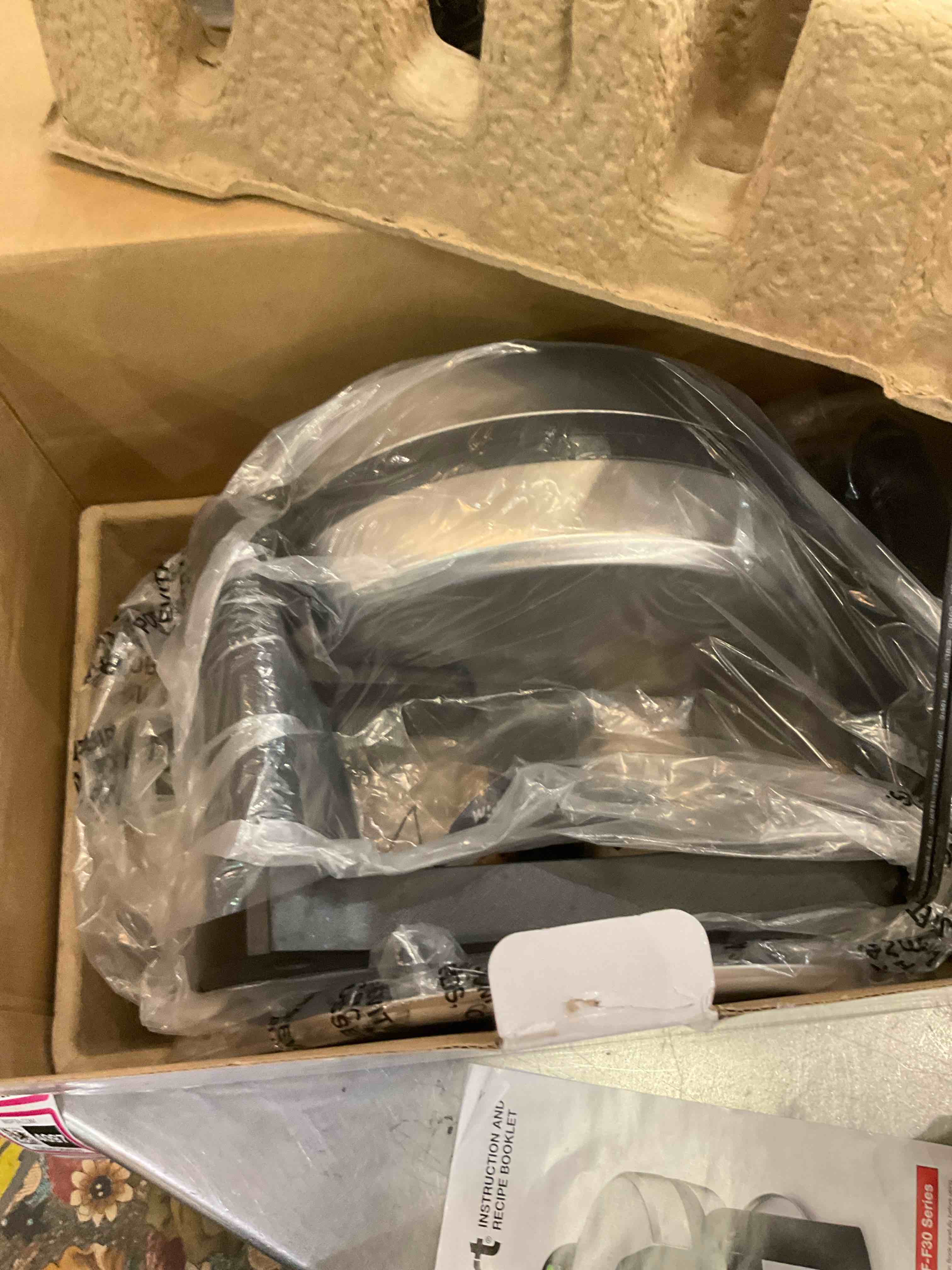 https://s3.amazonaws.com/lotting-images-prod/BargainHunt/EXS01204096_1714059415541.jpeg