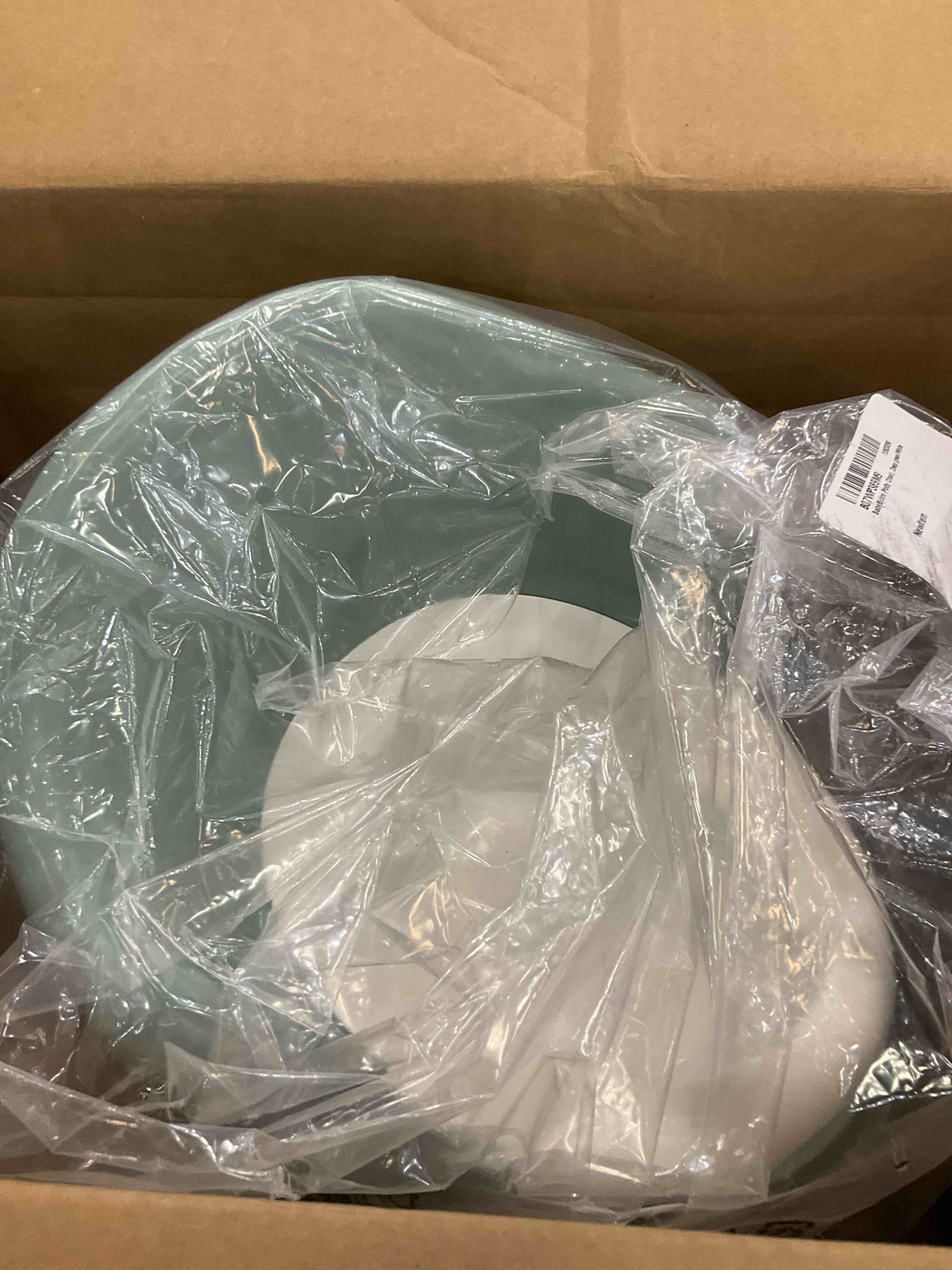 https://s3.amazonaws.com/lotting-images-prod/BargainHunt/EXS01204102_1714063286471.jpeg