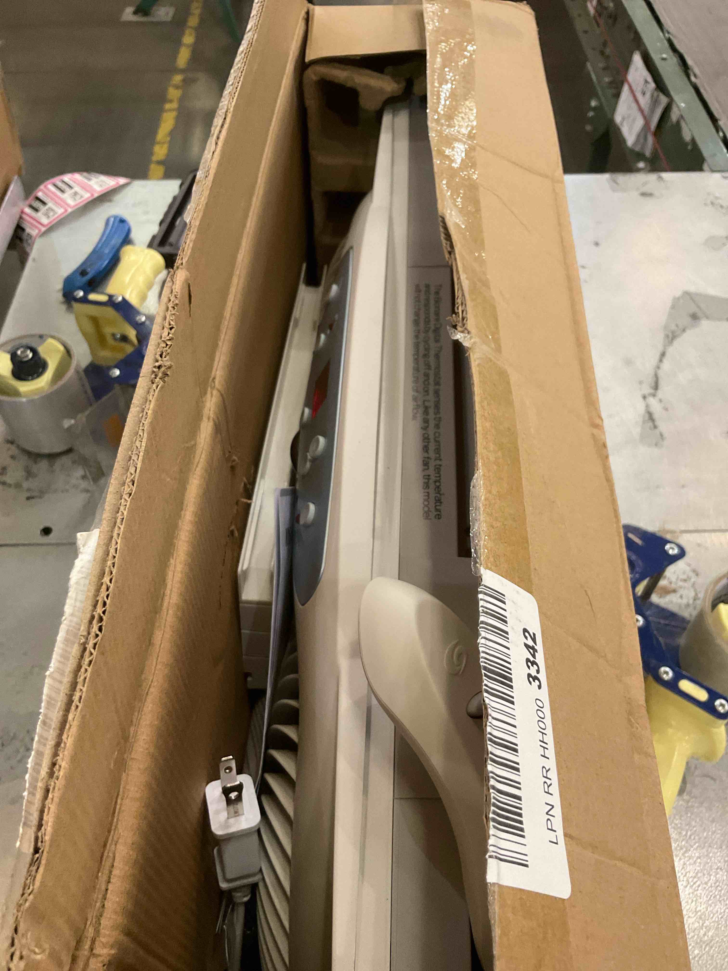https://s3.amazonaws.com/lotting-images-prod/BargainHunt/EXS01204164_1714071947745.jpeg