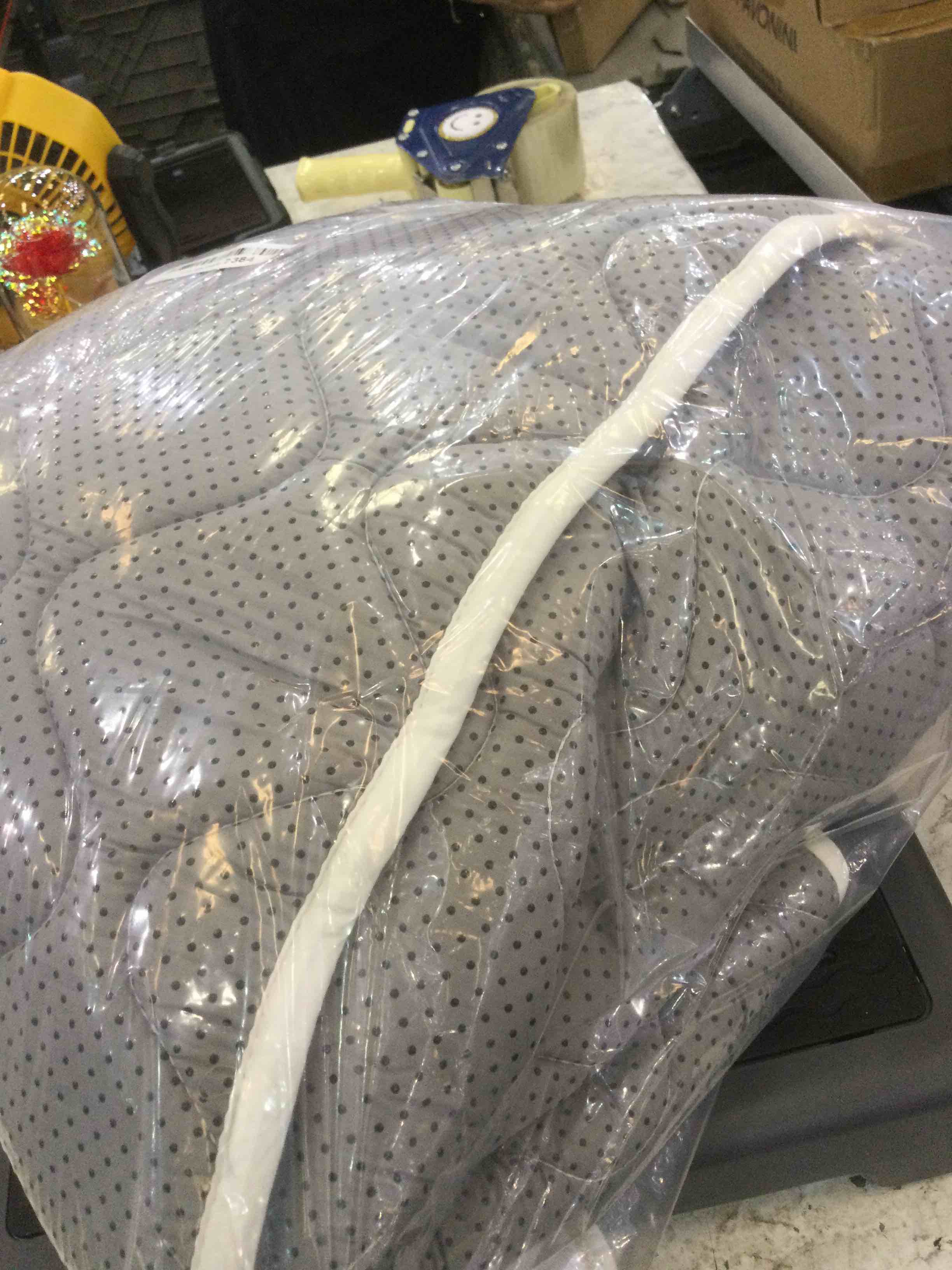 https://s3.amazonaws.com/lotting-images-prod/BargainHunt/EXS01204676_1713206721772.jpeg