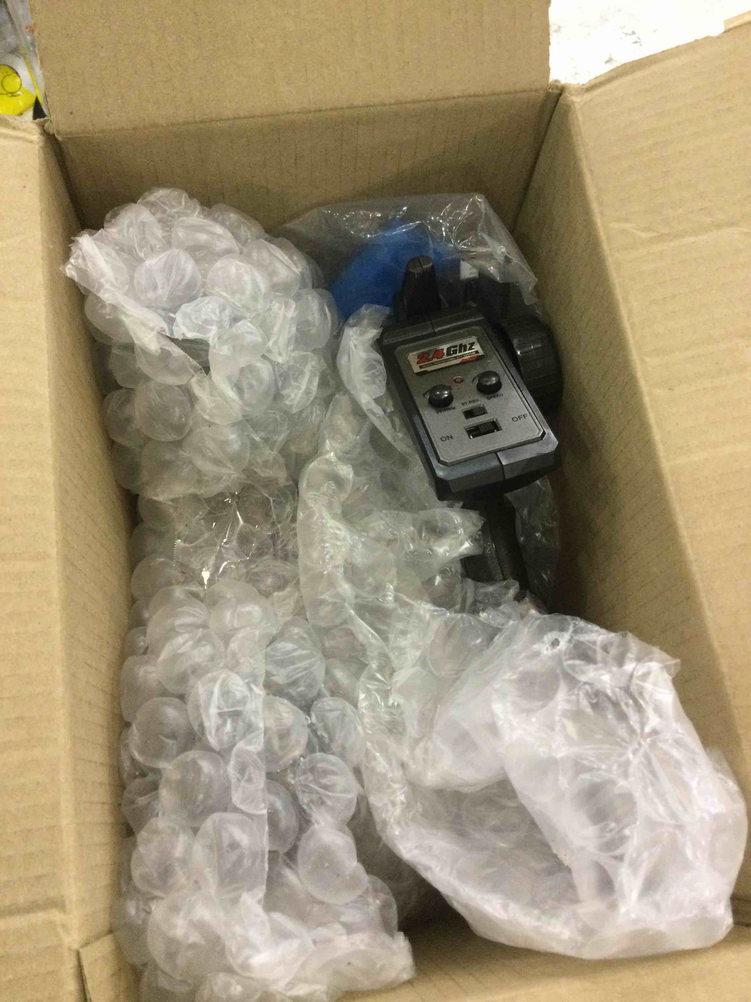 https://s3.amazonaws.com/lotting-images-prod/BargainHunt/EXS01204872_1713372155896.jpeg