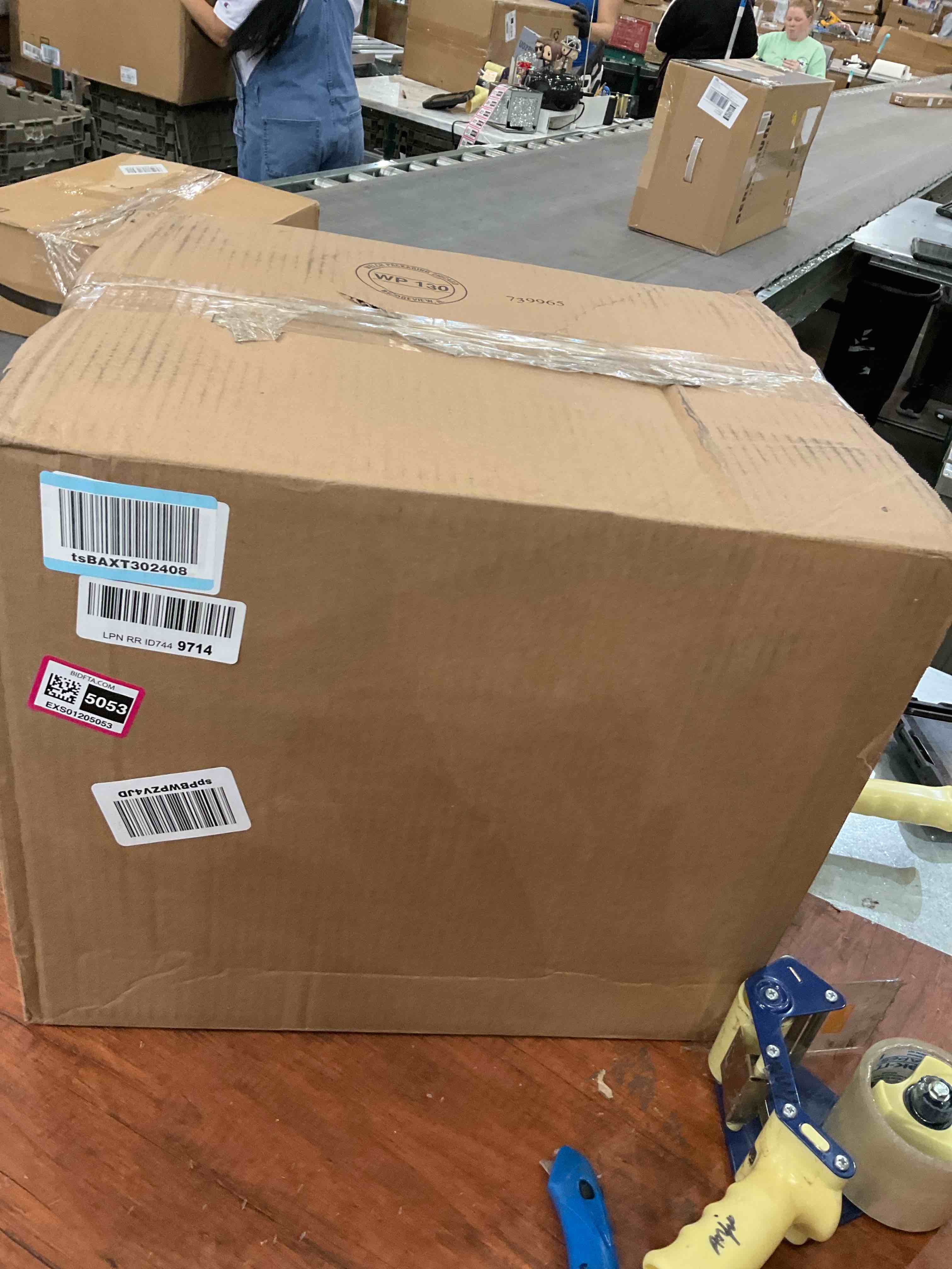 https://s3.amazonaws.com/lotting-images-prod/BargainHunt/EXS01205053_1712849067771.jpeg