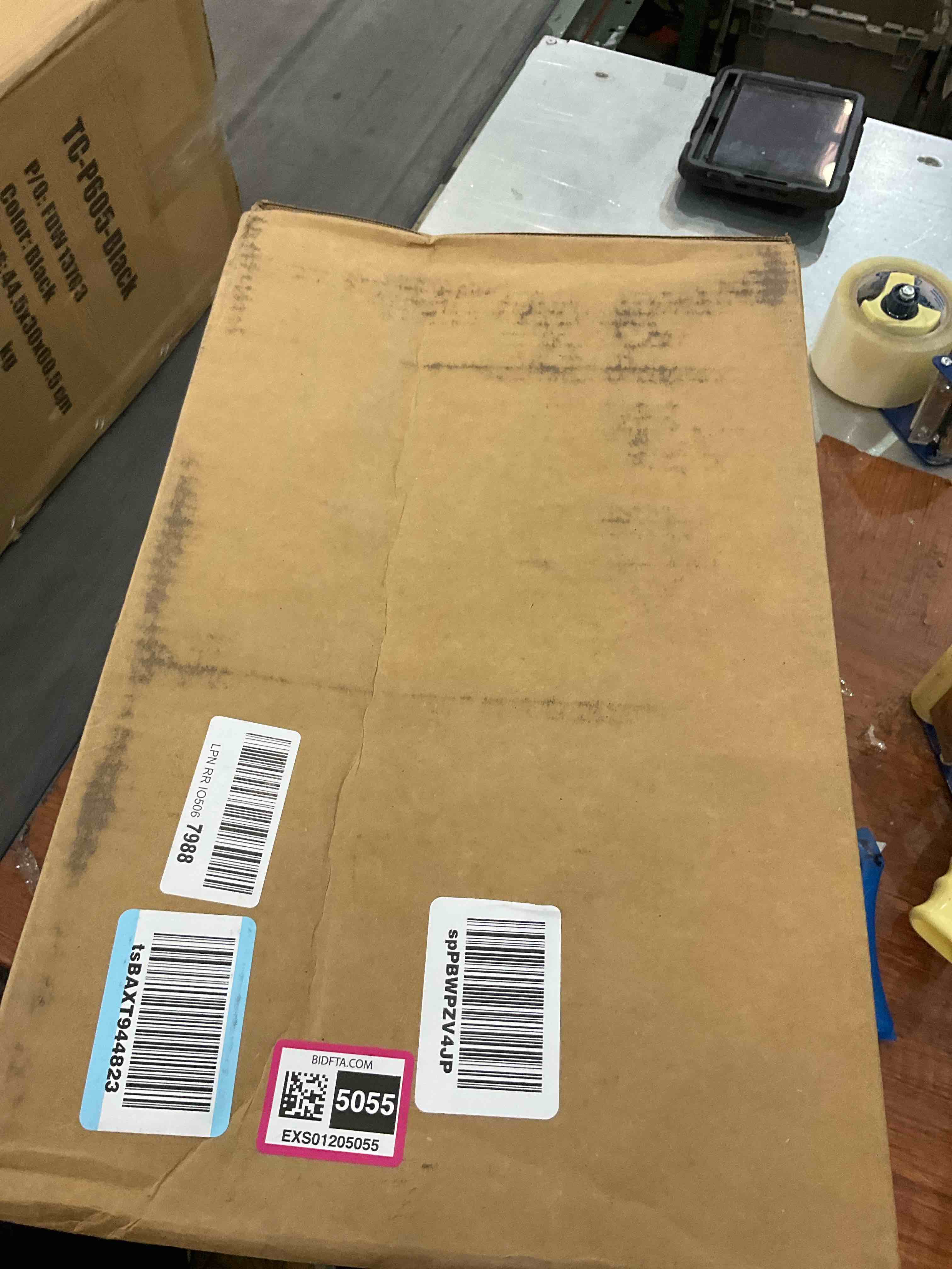 https://s3.amazonaws.com/lotting-images-prod/BargainHunt/EXS01205055_1712849618006.jpeg