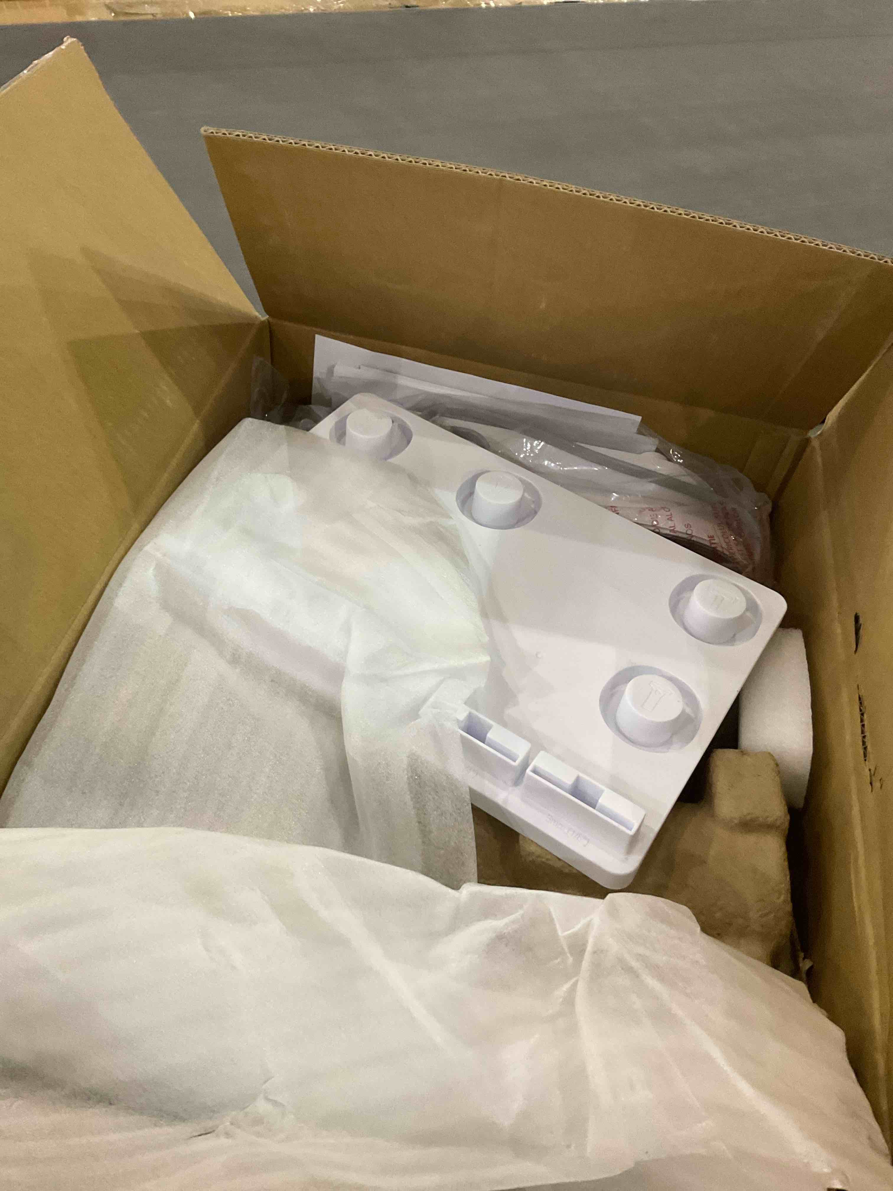 https://s3.amazonaws.com/lotting-images-prod/BargainHunt/EXS01205317_1713353056263.jpeg