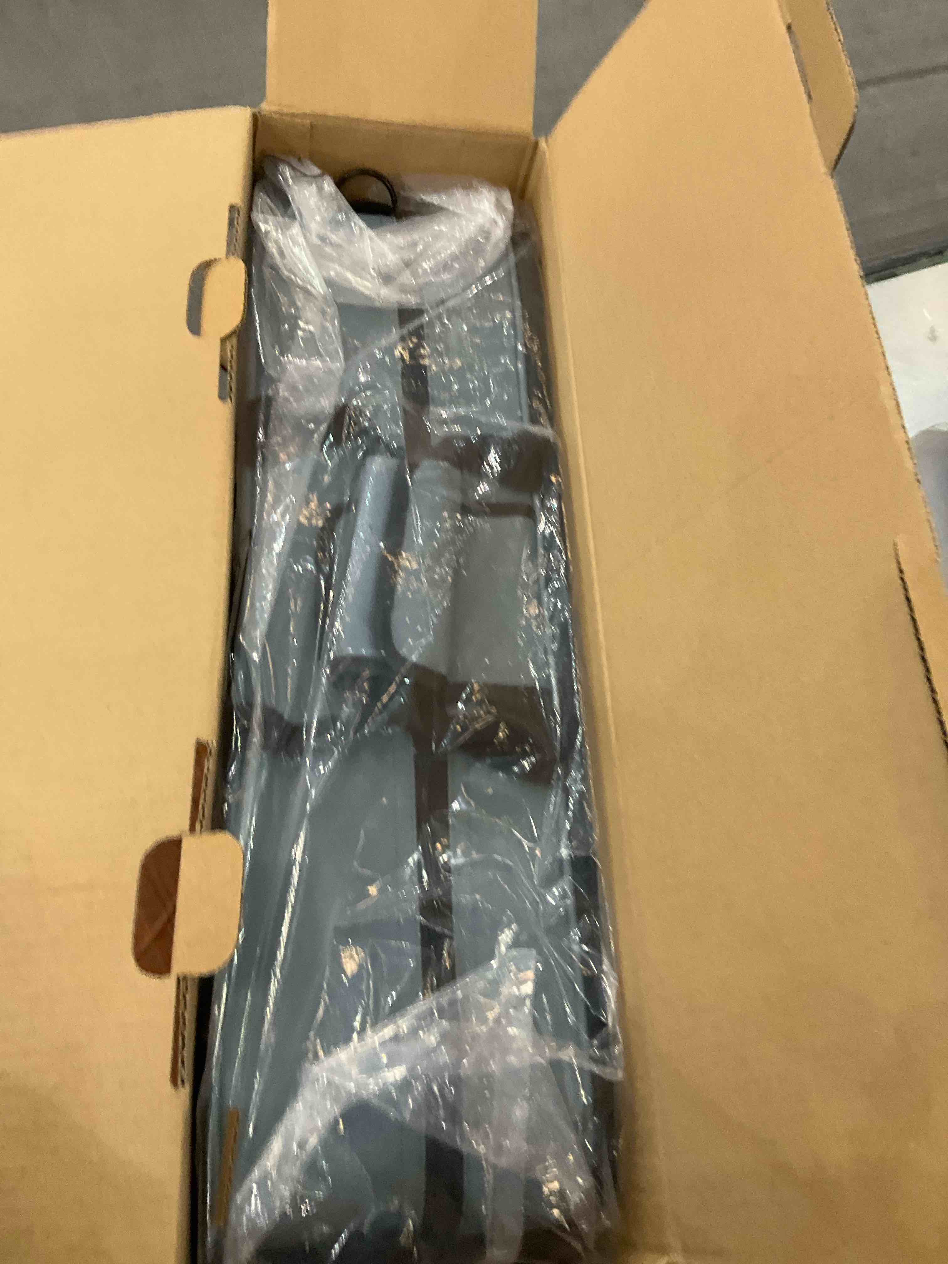 https://s3.amazonaws.com/lotting-images-prod/BargainHunt/EXS01205439_1713467034941.jpeg