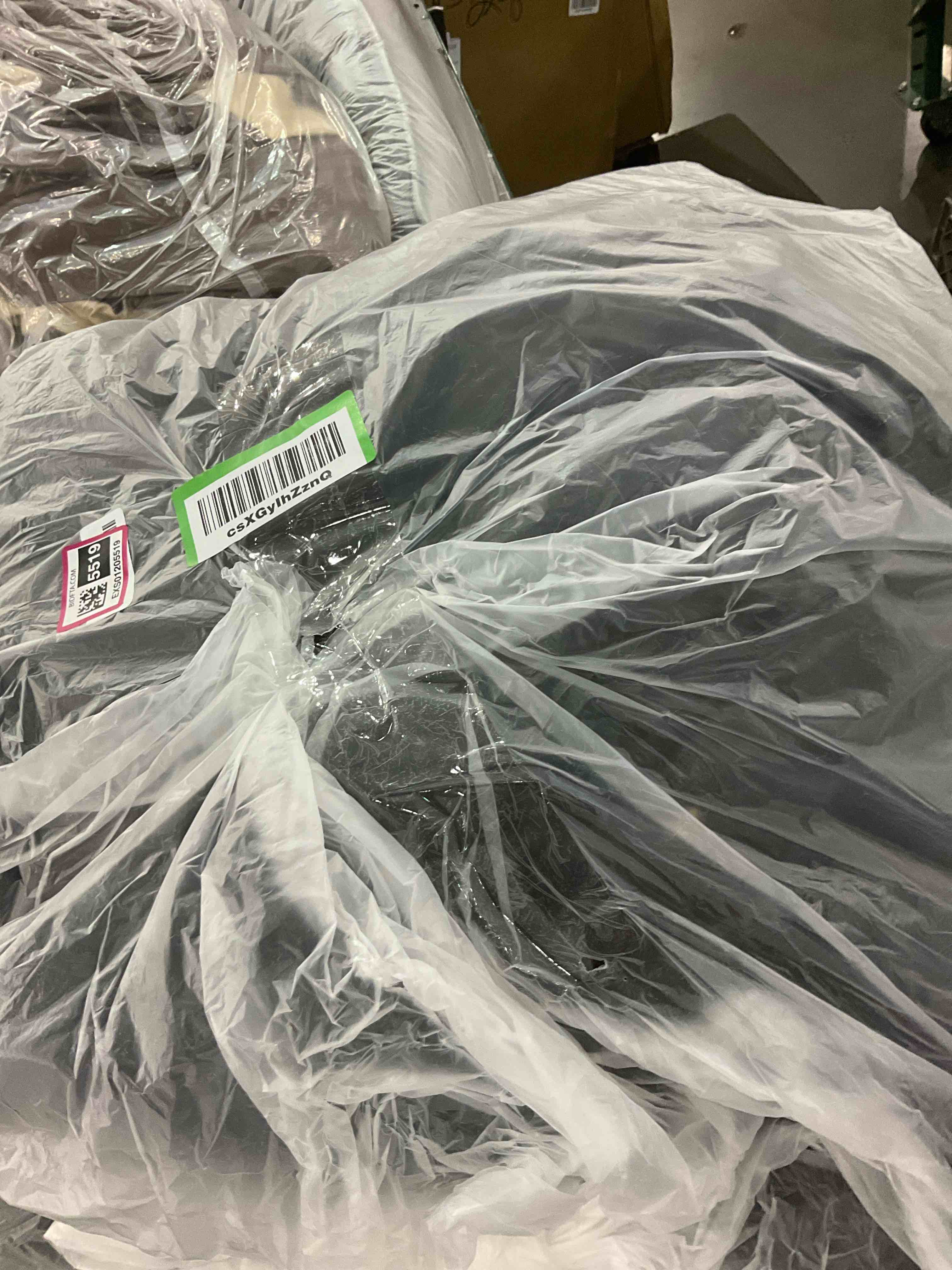 https://s3.amazonaws.com/lotting-images-prod/BargainHunt/EXS01205519_1714563737212.jpeg