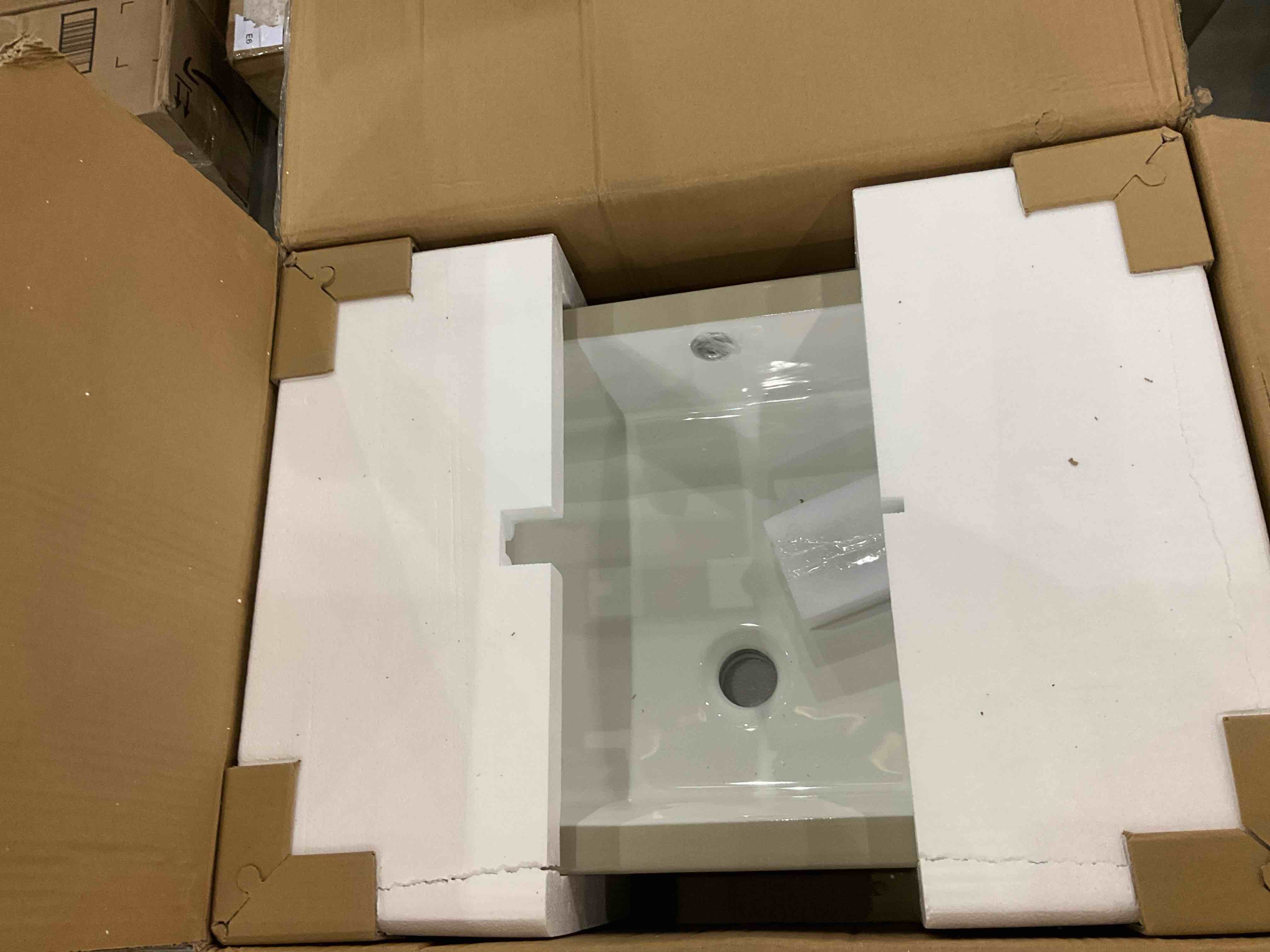 https://s3.amazonaws.com/lotting-images-prod/BargainHunt/EXS01205576_1714653053854.jpeg