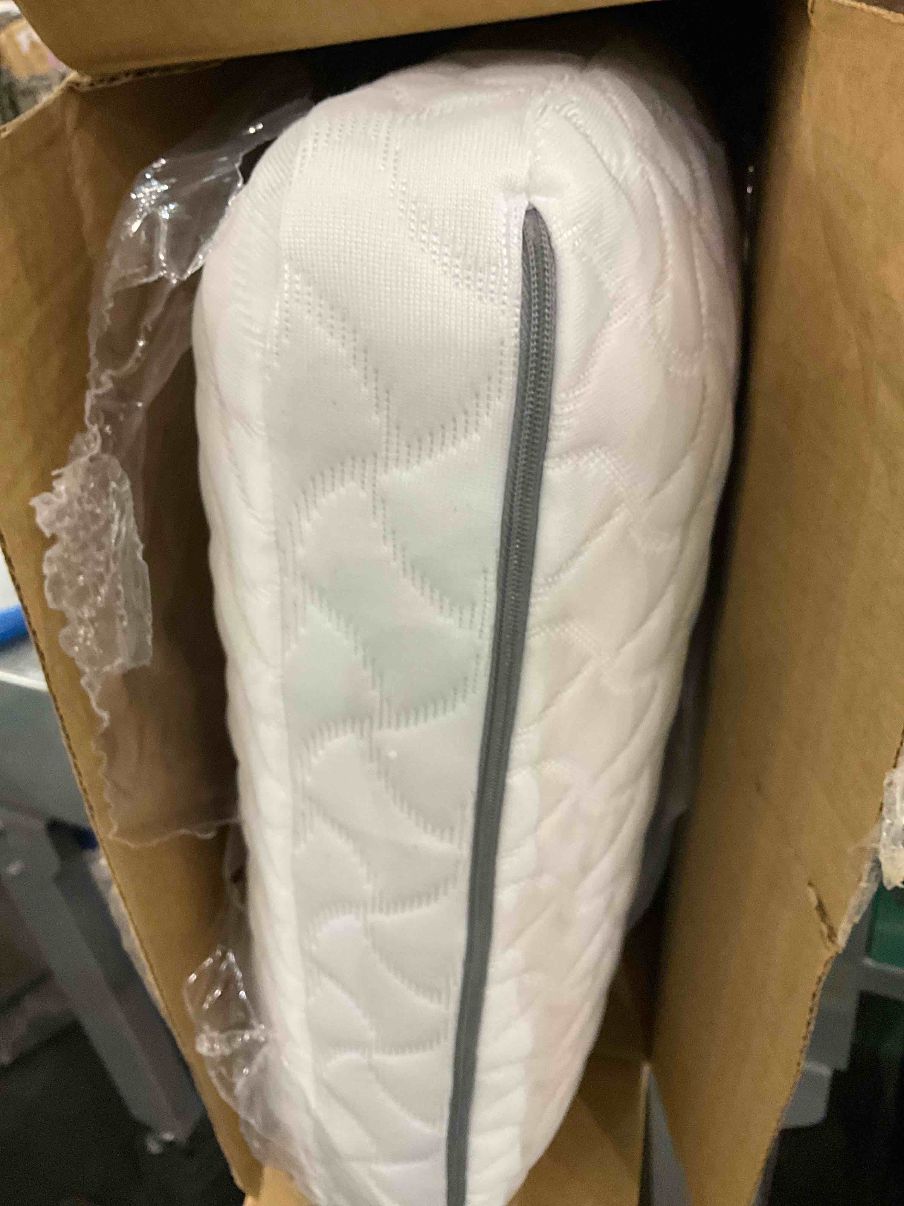https://s3.amazonaws.com/lotting-images-prod/BargainHunt/EXS01205677_1715183650979.jpeg