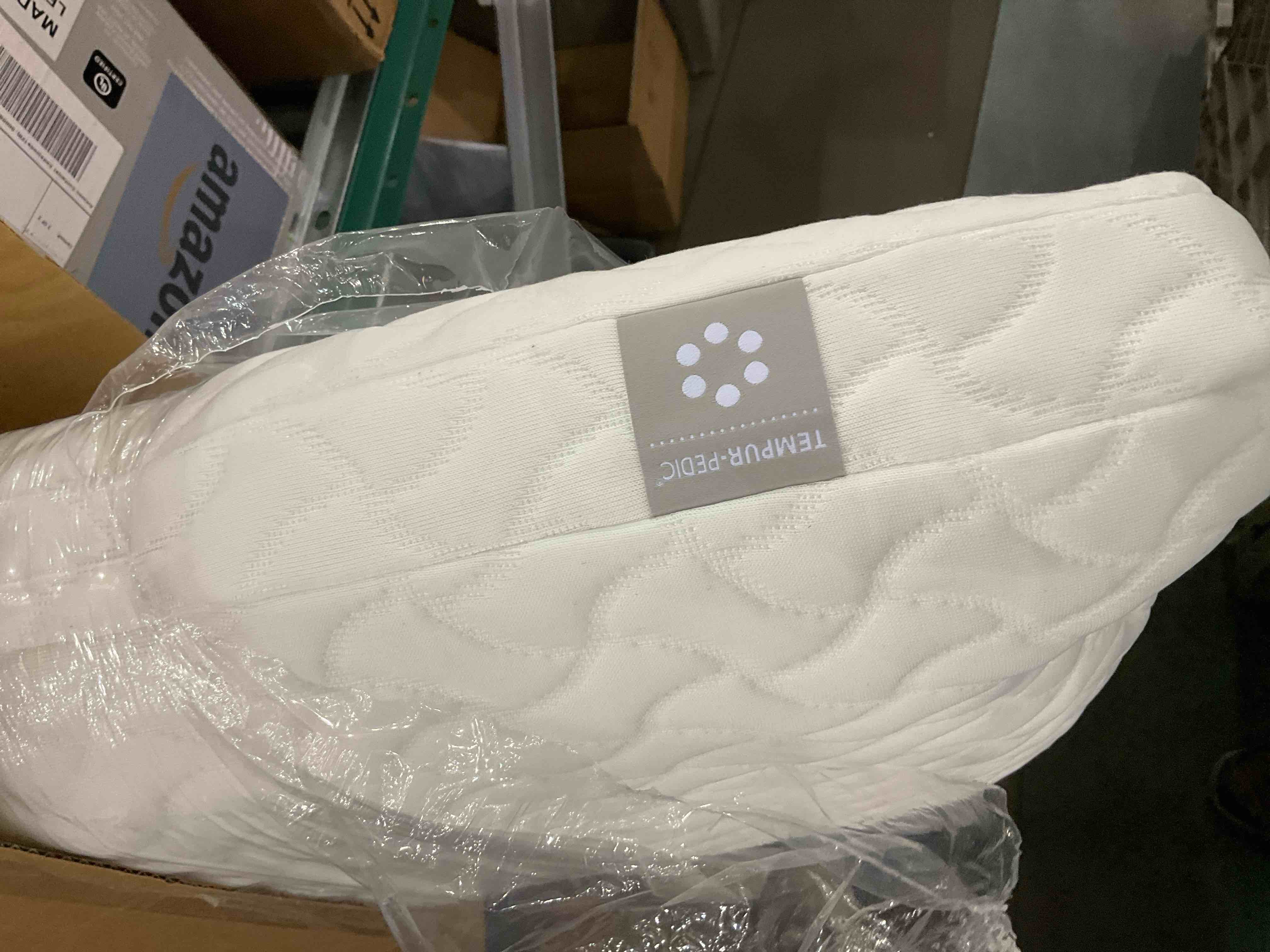 https://s3.amazonaws.com/lotting-images-prod/BargainHunt/EXS01205677_1715183656641.jpeg