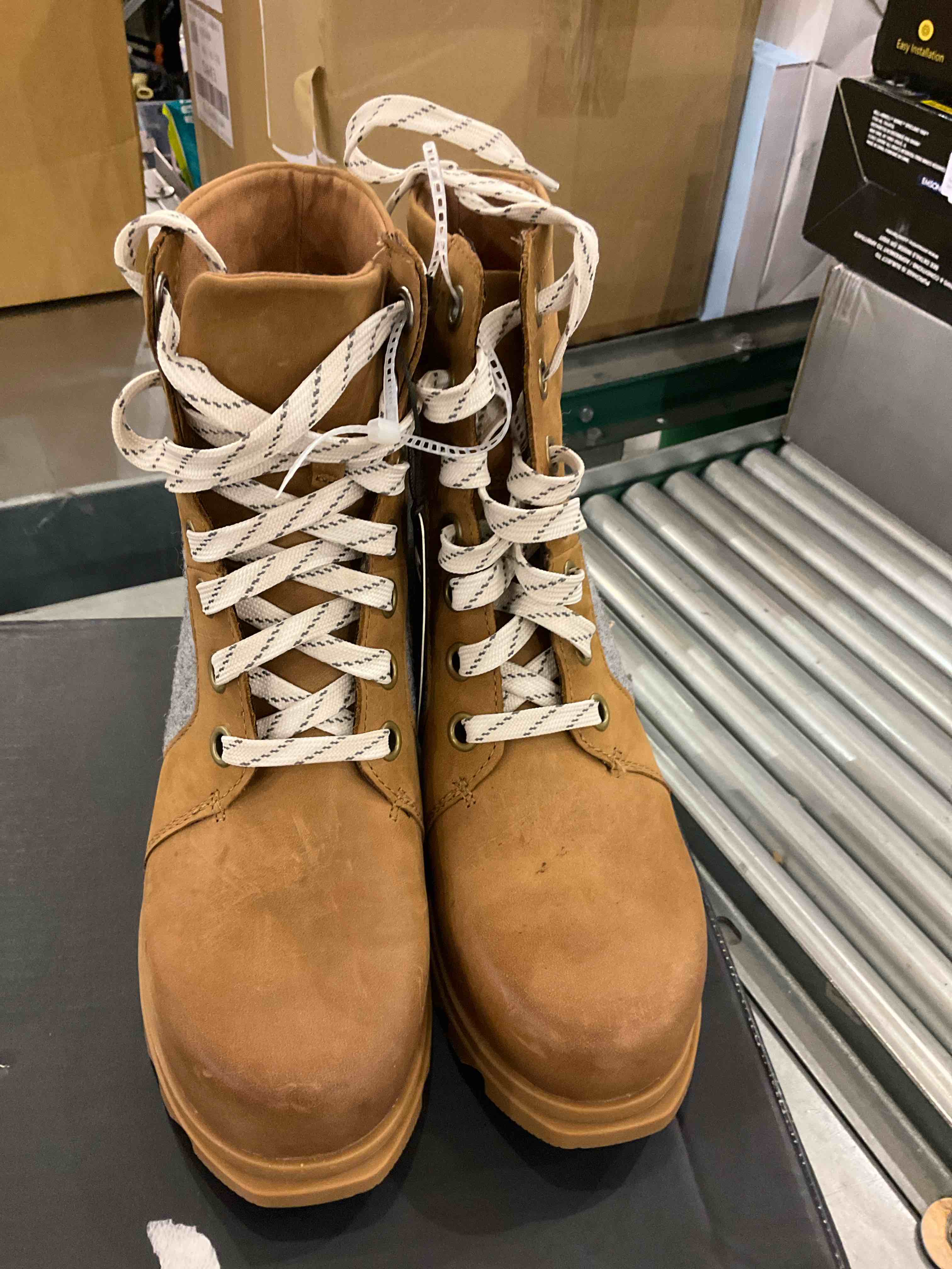 https://s3.amazonaws.com/lotting-images-prod/BargainHunt/EXS01205732_1715354813883.jpeg