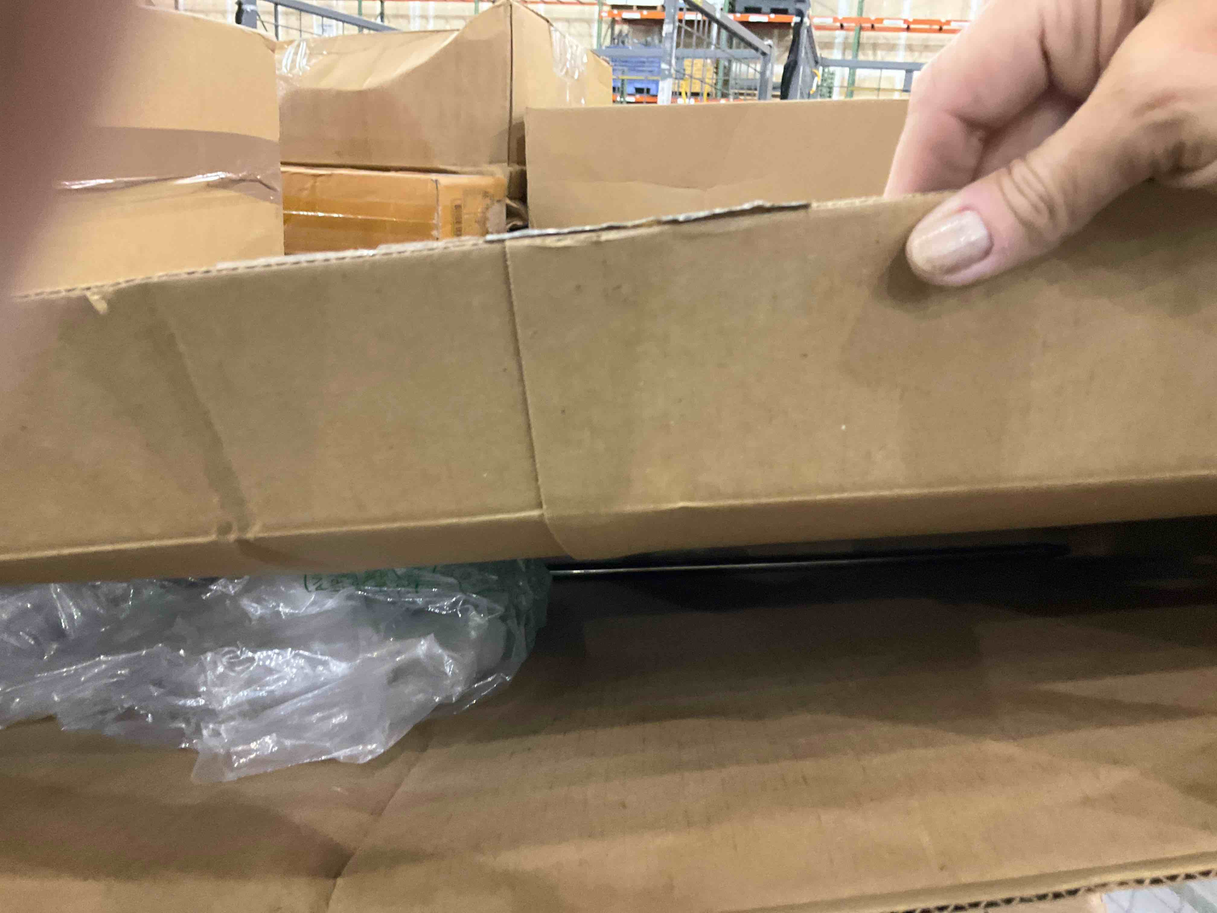 https://s3.amazonaws.com/lotting-images-prod/BargainHunt/EXS01205780_1715343223493.jpeg