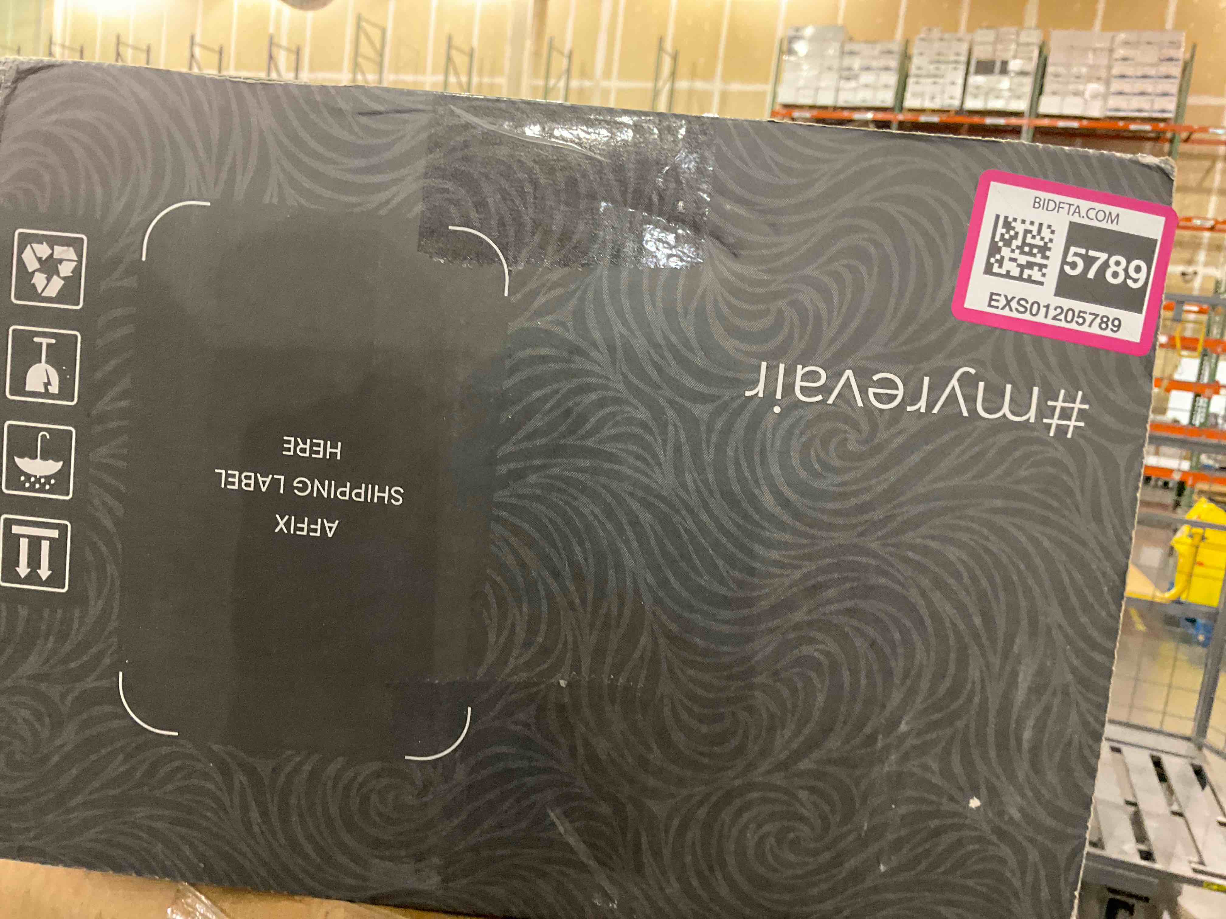 https://s3.amazonaws.com/lotting-images-prod/BargainHunt/EXS01205789_1715343972580.jpeg