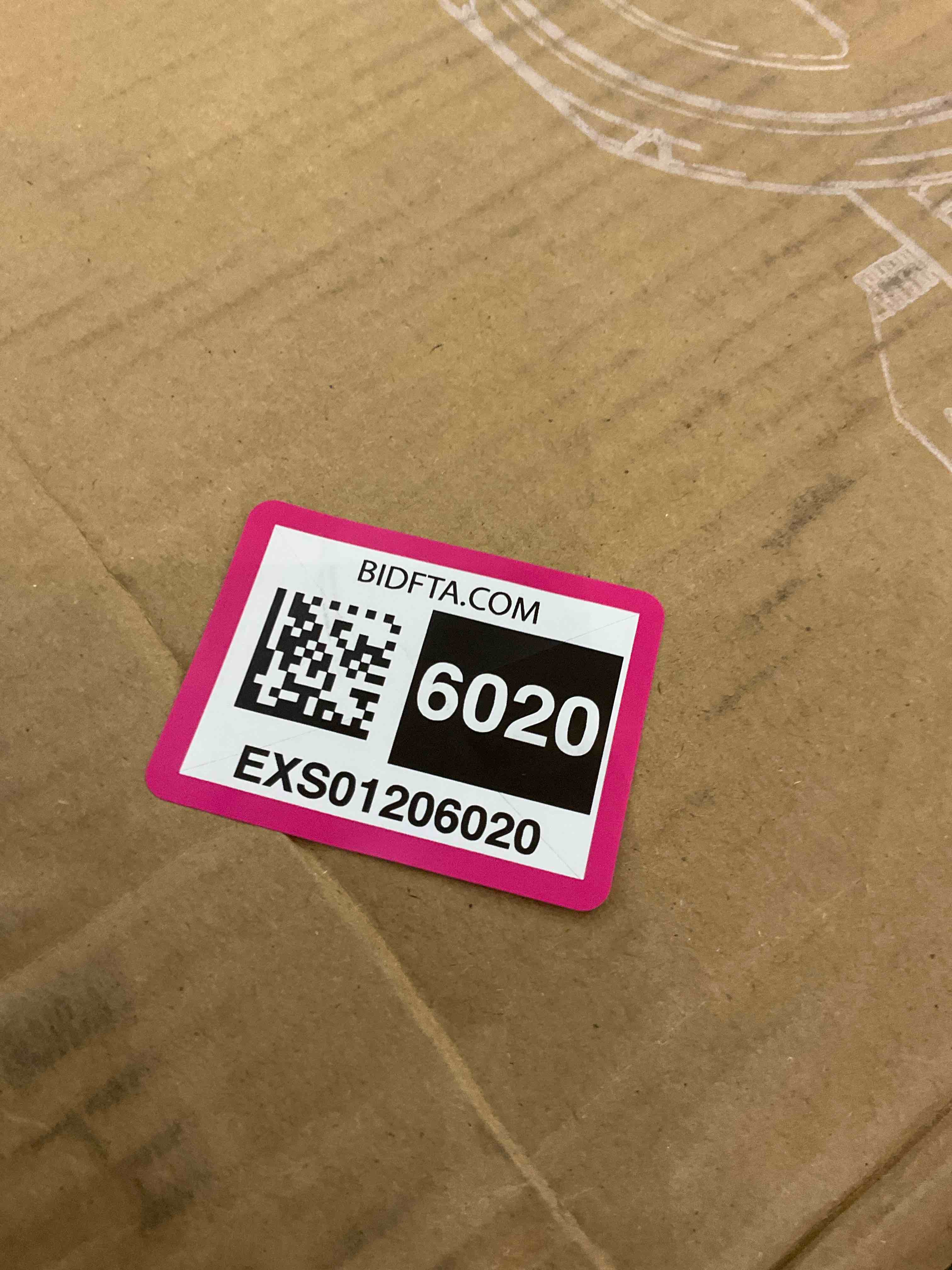 https://s3.amazonaws.com/lotting-images-prod/BargainHunt/EXS01206020_1712854920441.jpeg