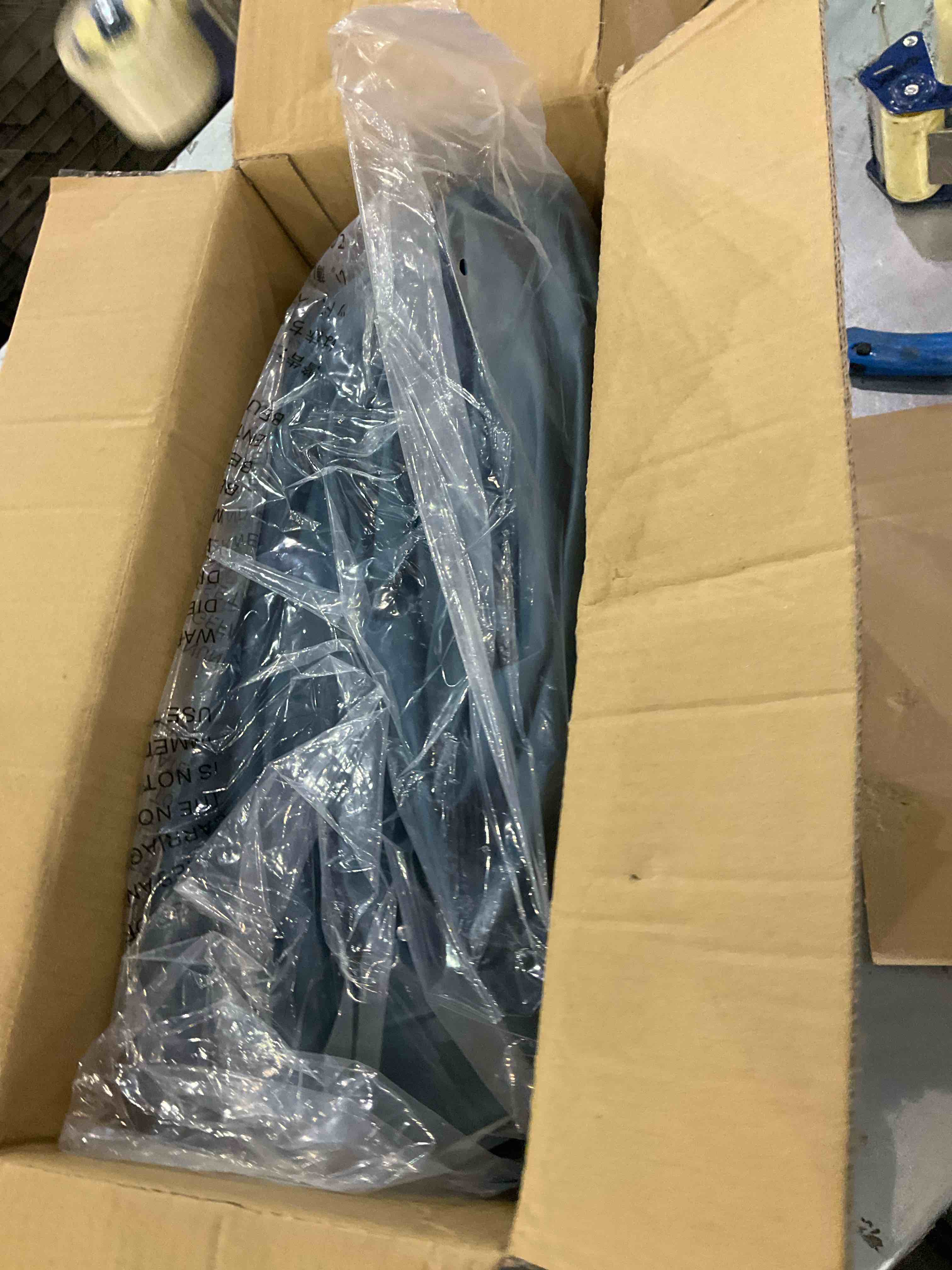 https://s3.amazonaws.com/lotting-images-prod/BargainHunt/EXS01206066_1713356750550.jpeg