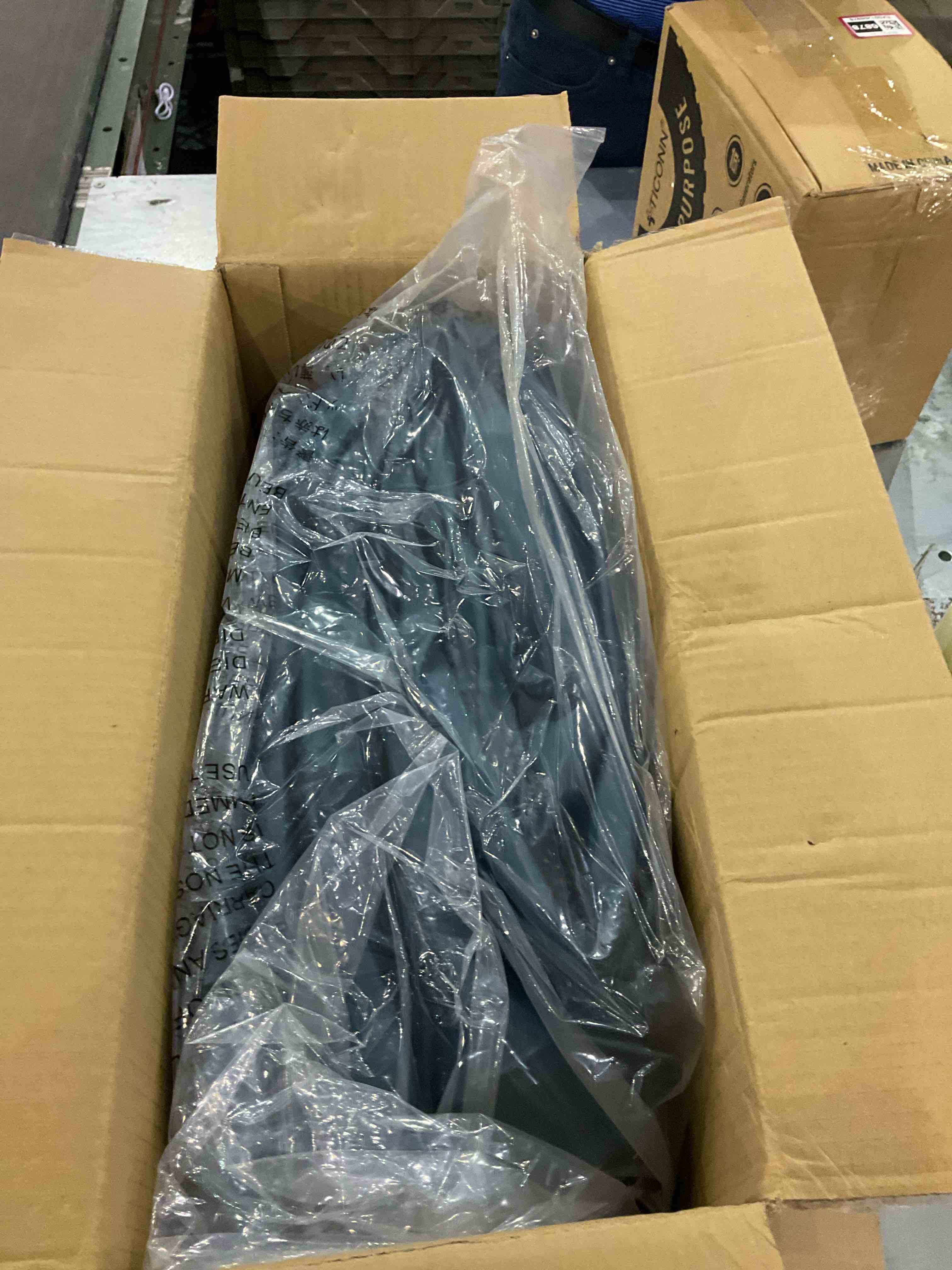 https://s3.amazonaws.com/lotting-images-prod/BargainHunt/EXS01206066_1713356761815.jpeg