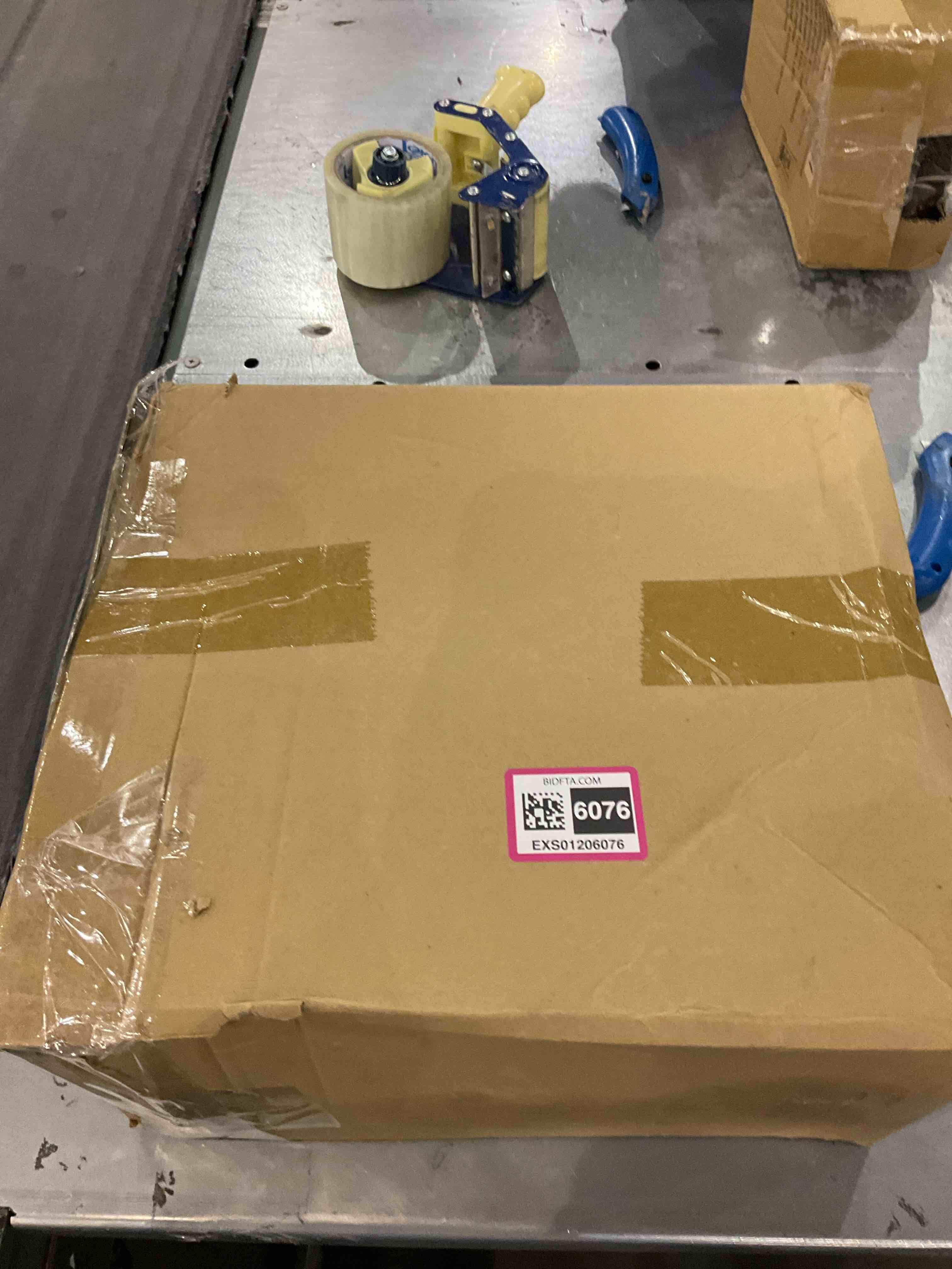 https://s3.amazonaws.com/lotting-images-prod/BargainHunt/EXS01206076_1713357987489.jpeg