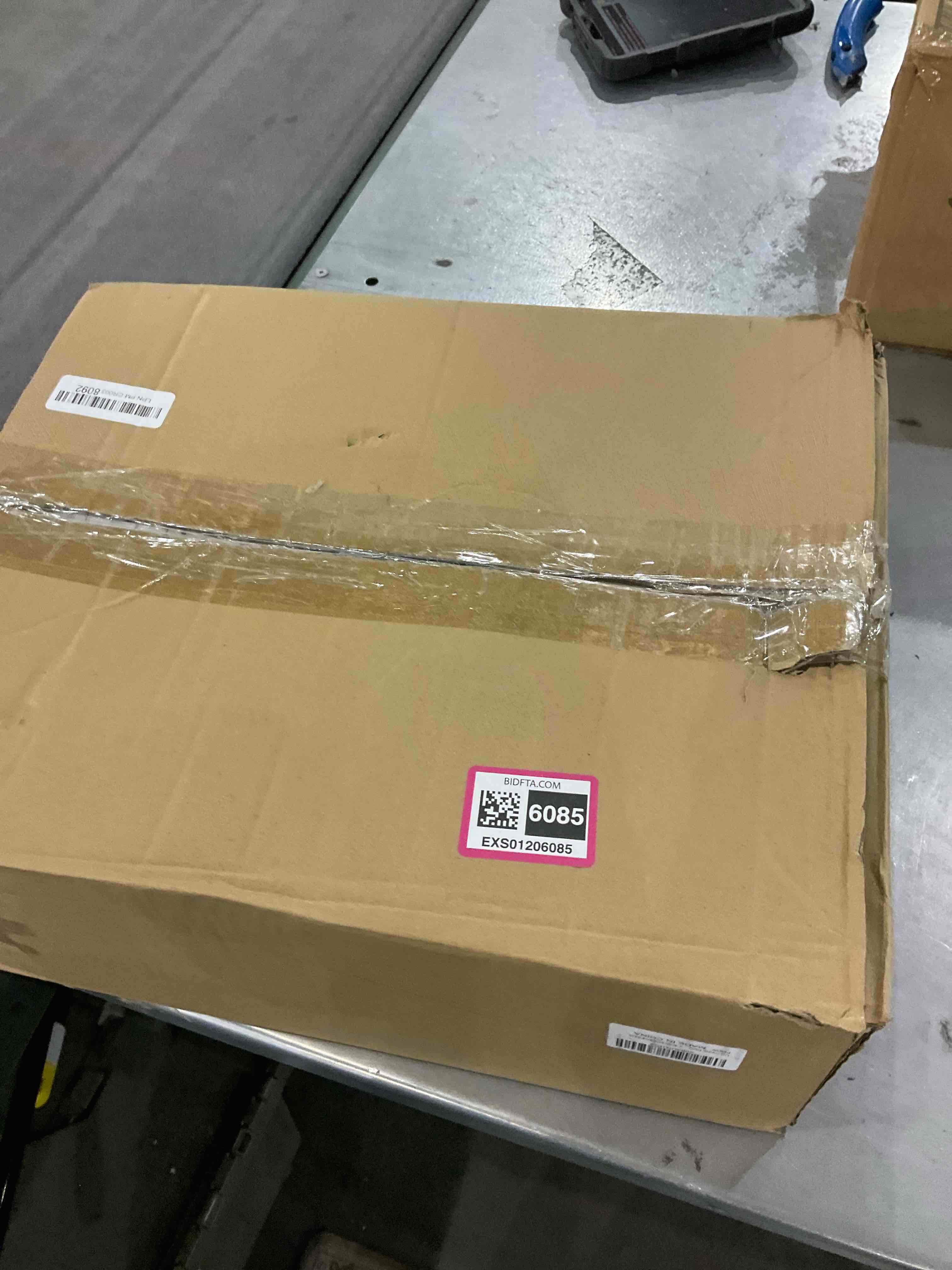 https://s3.amazonaws.com/lotting-images-prod/BargainHunt/EXS01206085_1713360987497.jpeg