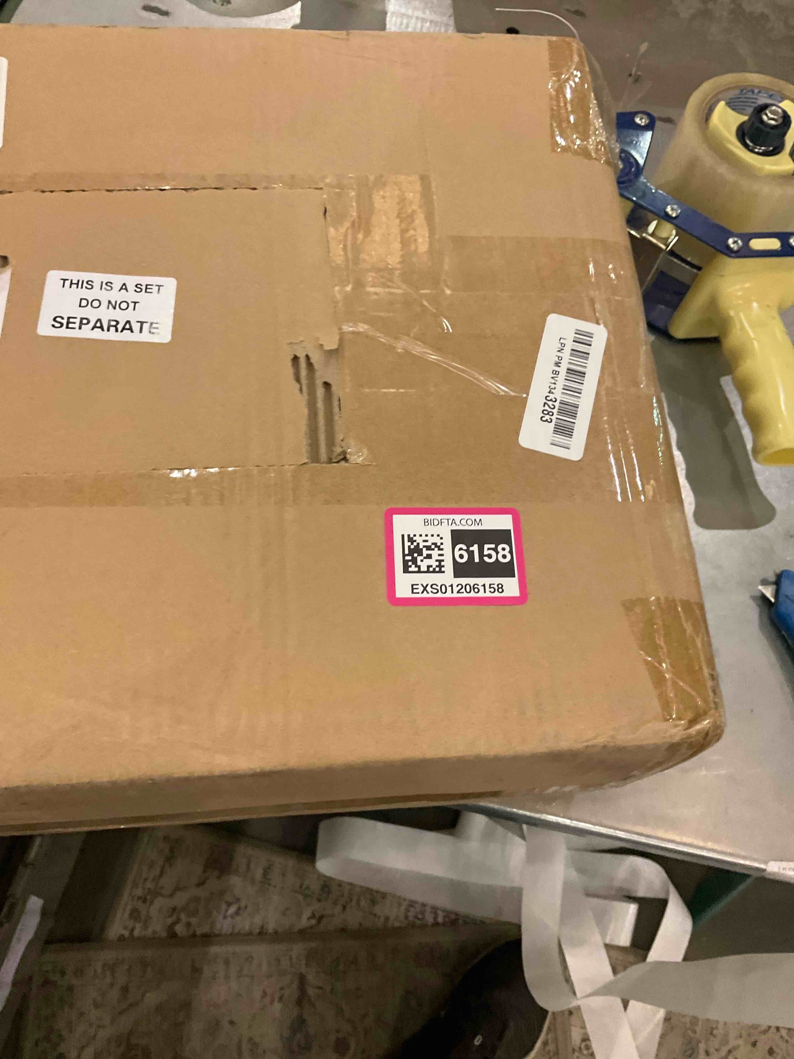 https://s3.amazonaws.com/lotting-images-prod/BargainHunt/EXS01206158_1713372003424.jpeg