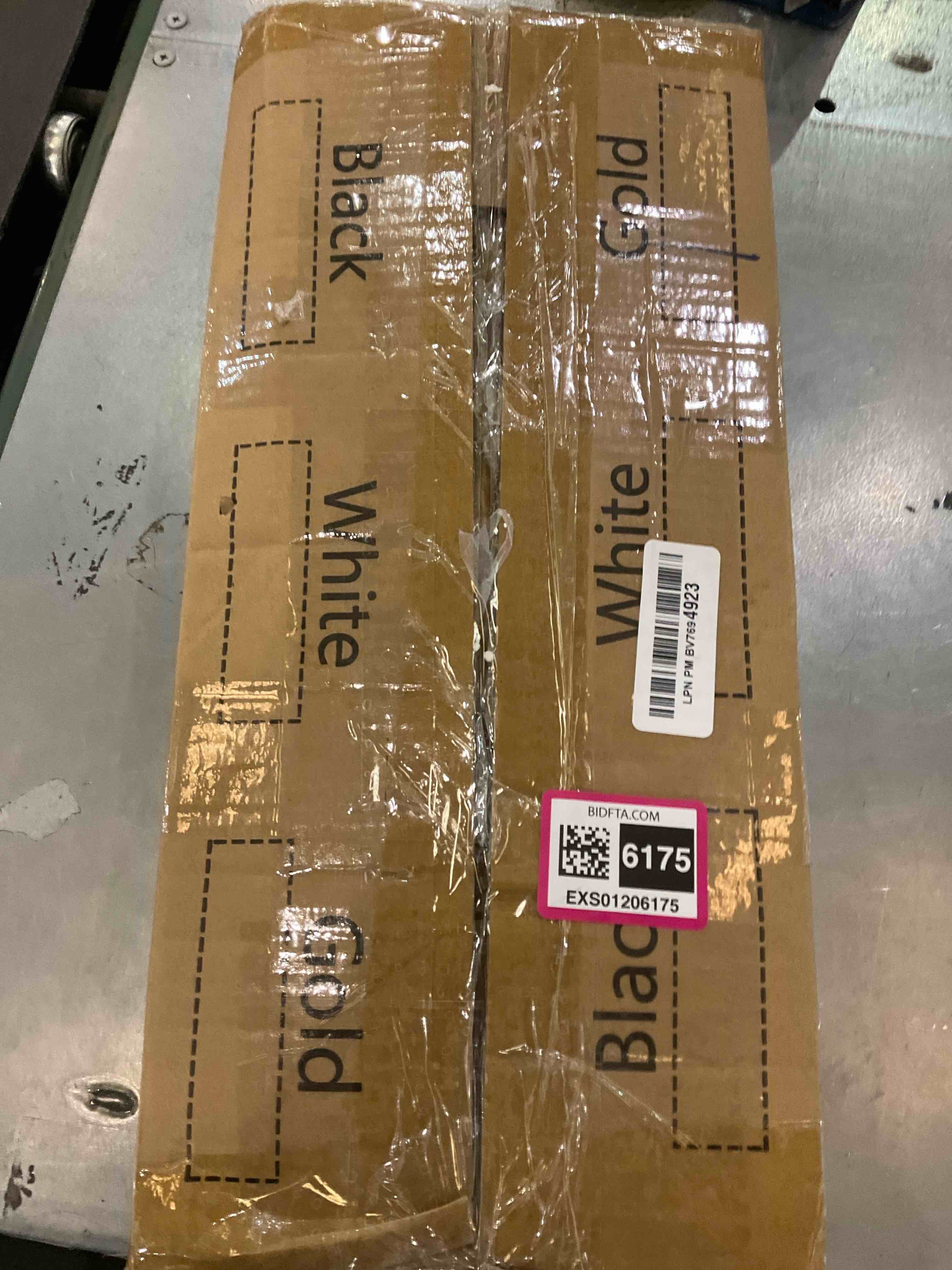 https://s3.amazonaws.com/lotting-images-prod/BargainHunt/EXS01206175_1713374119371.jpeg