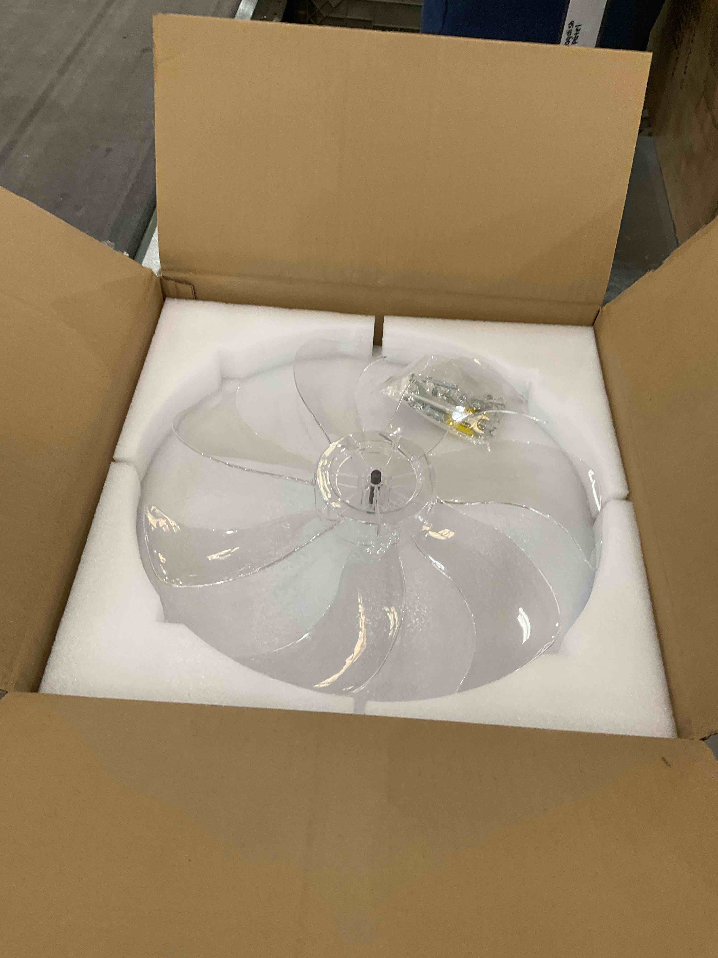 https://s3.amazonaws.com/lotting-images-prod/BargainHunt/EXS01206404_1713806966492.jpeg