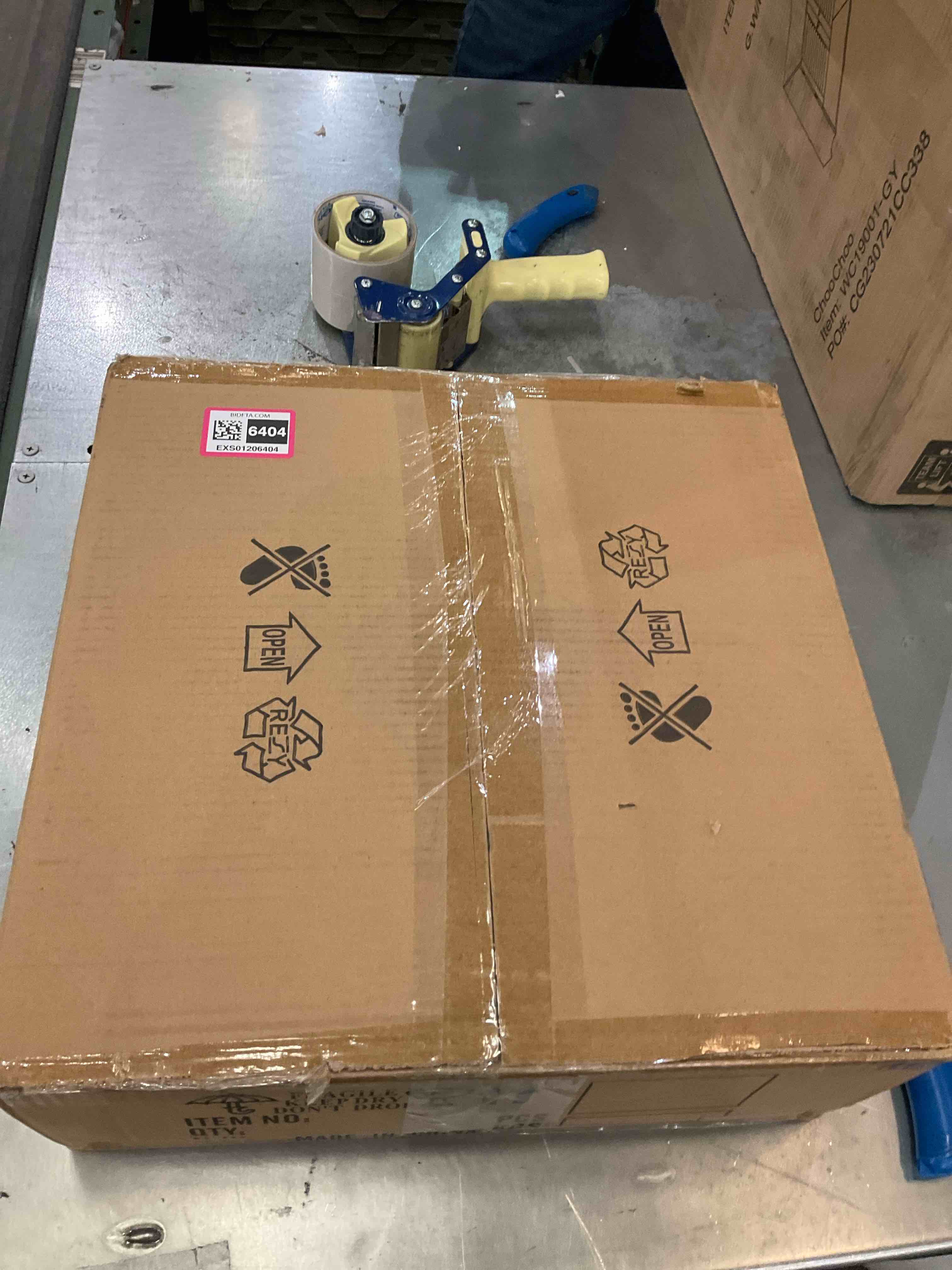 https://s3.amazonaws.com/lotting-images-prod/BargainHunt/EXS01206404_1713806991659.jpeg