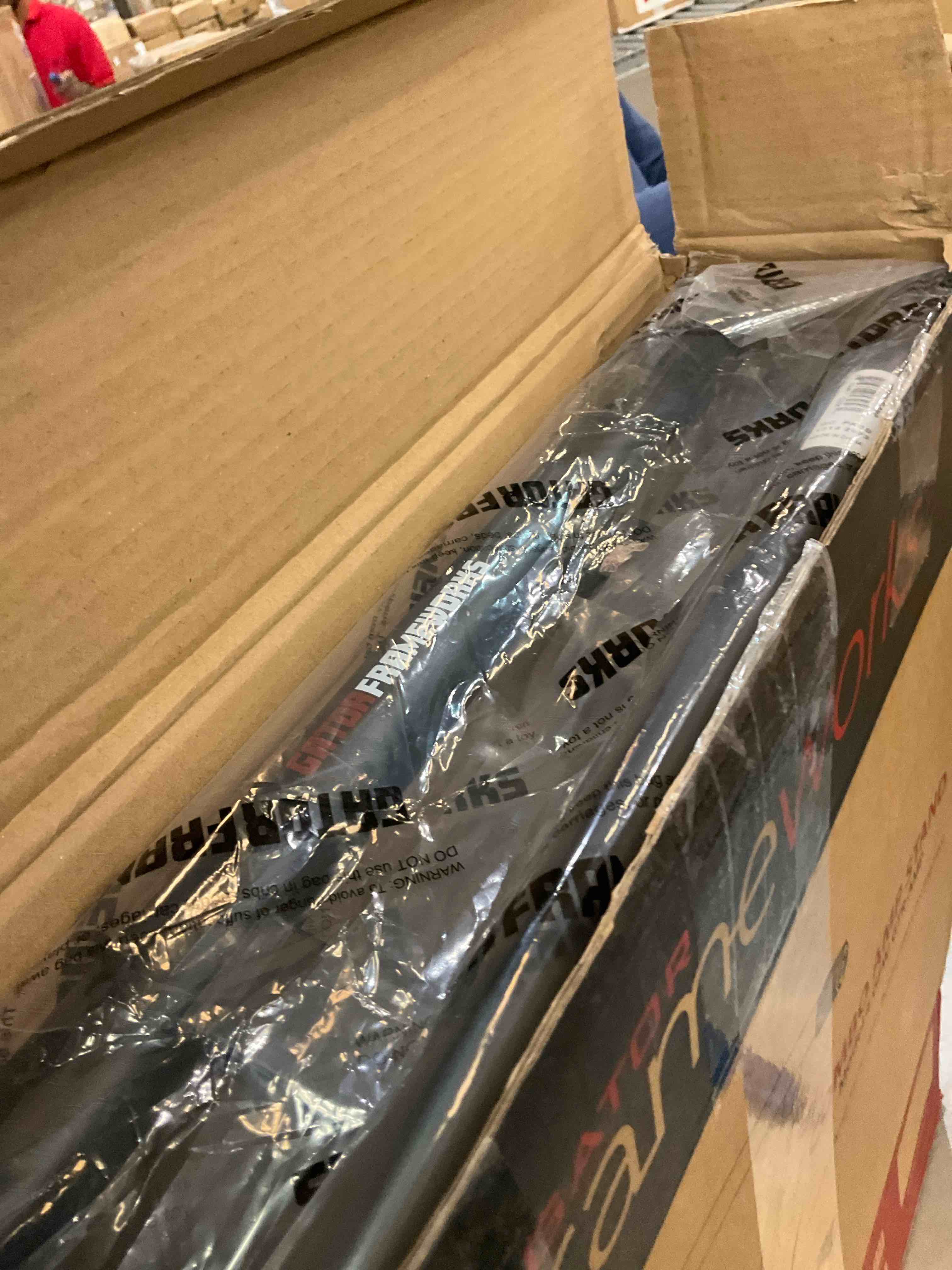 https://s3.amazonaws.com/lotting-images-prod/BargainHunt/EXS01206414_1713810859100.jpeg