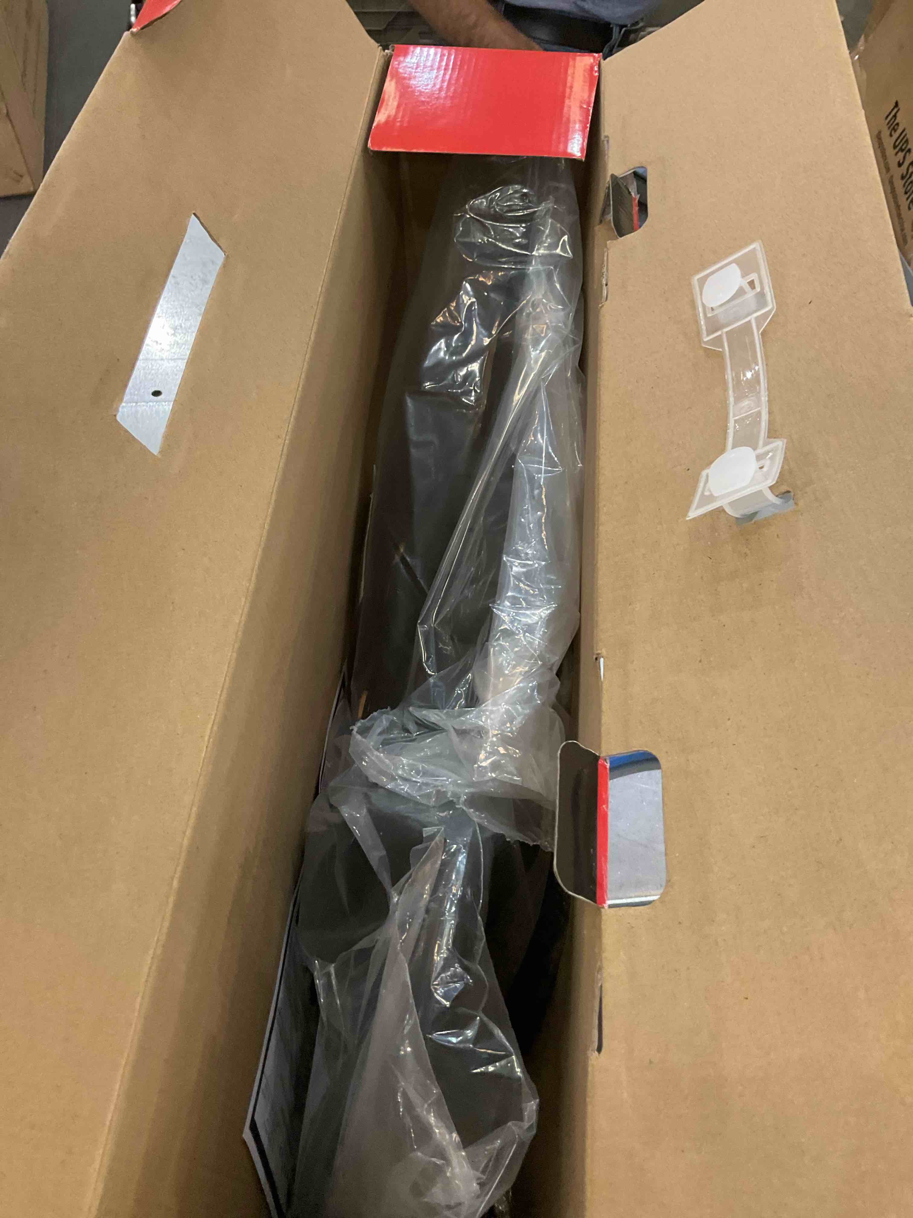 https://s3.amazonaws.com/lotting-images-prod/BargainHunt/EXS01206488_1713886552403.jpeg