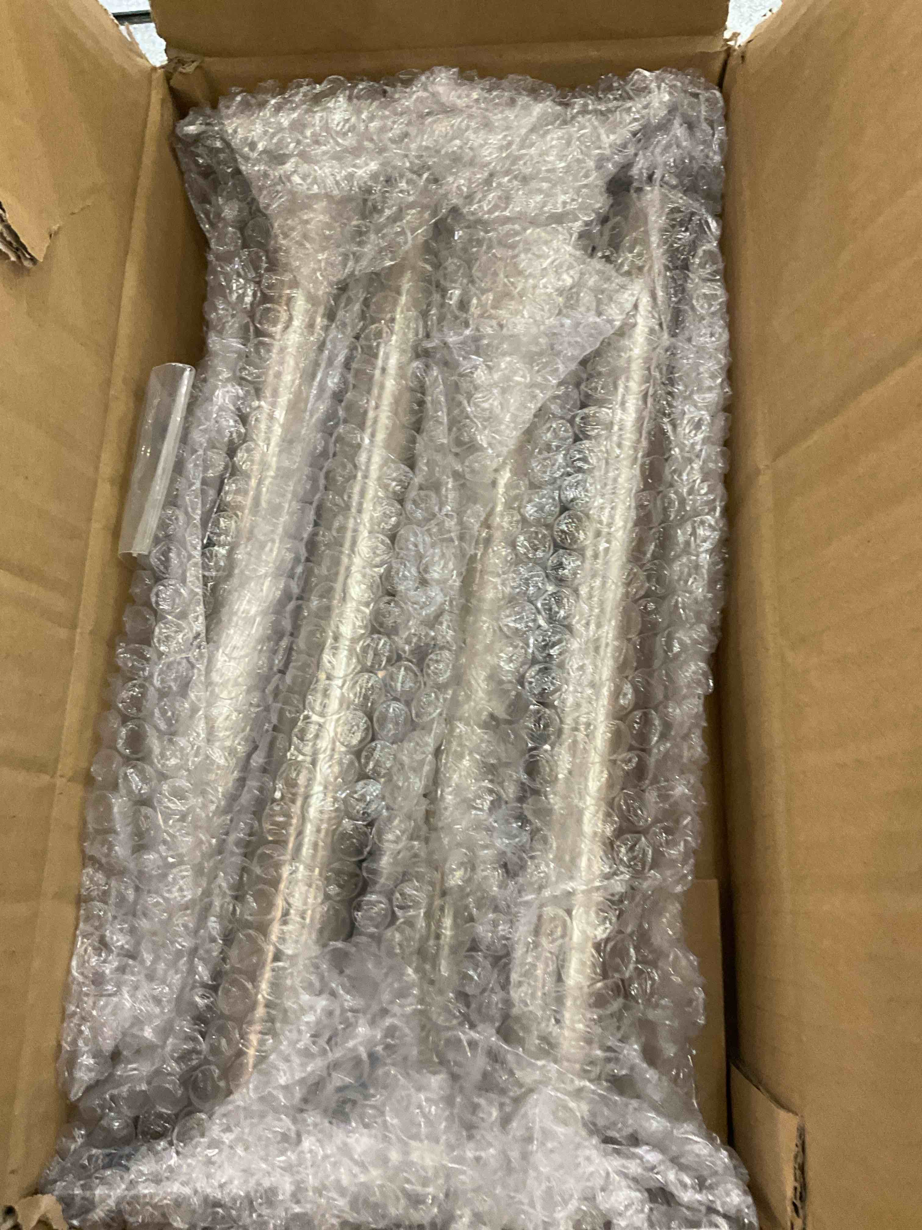 https://s3.amazonaws.com/lotting-images-prod/BargainHunt/EXS01206624_1712946500300.jpeg