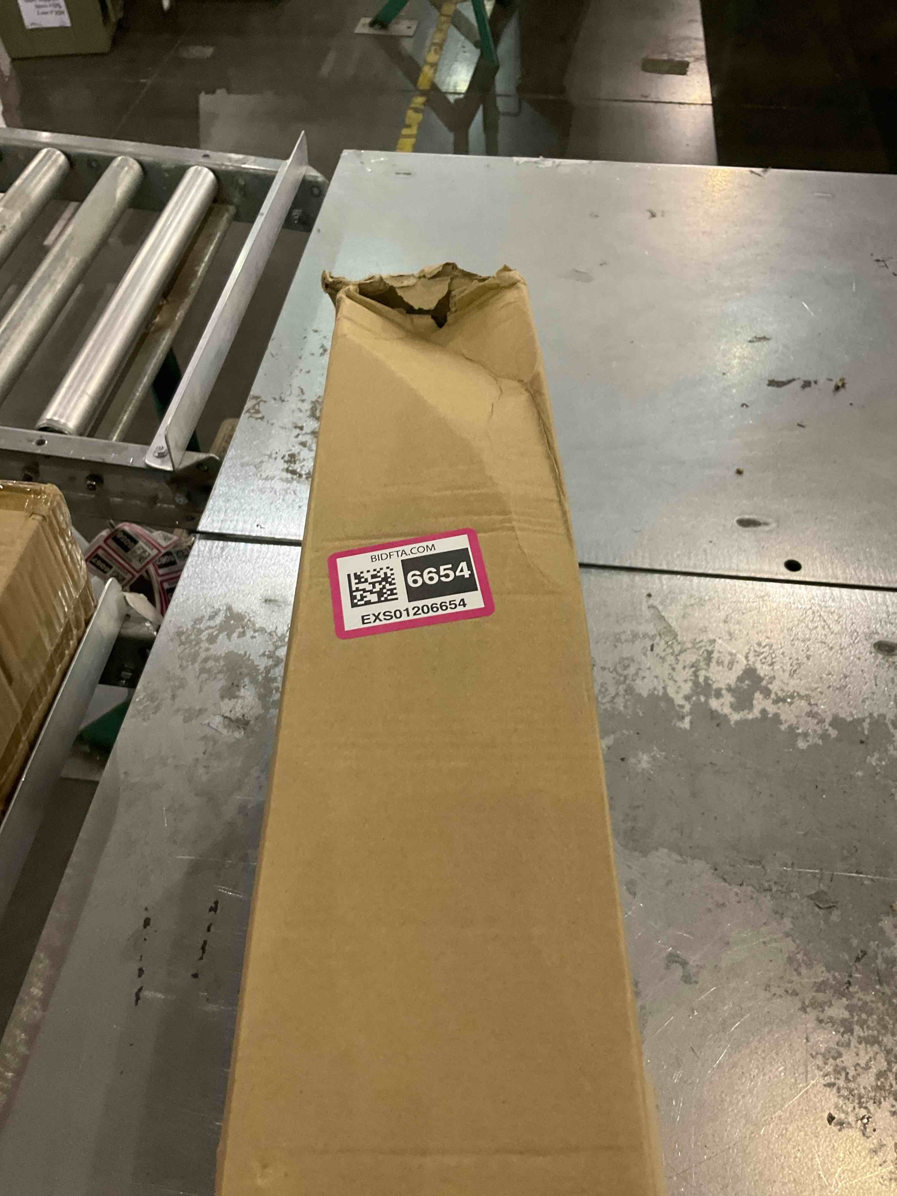 https://s3.amazonaws.com/lotting-images-prod/BargainHunt/EXS01206654_1713180254567.jpeg
