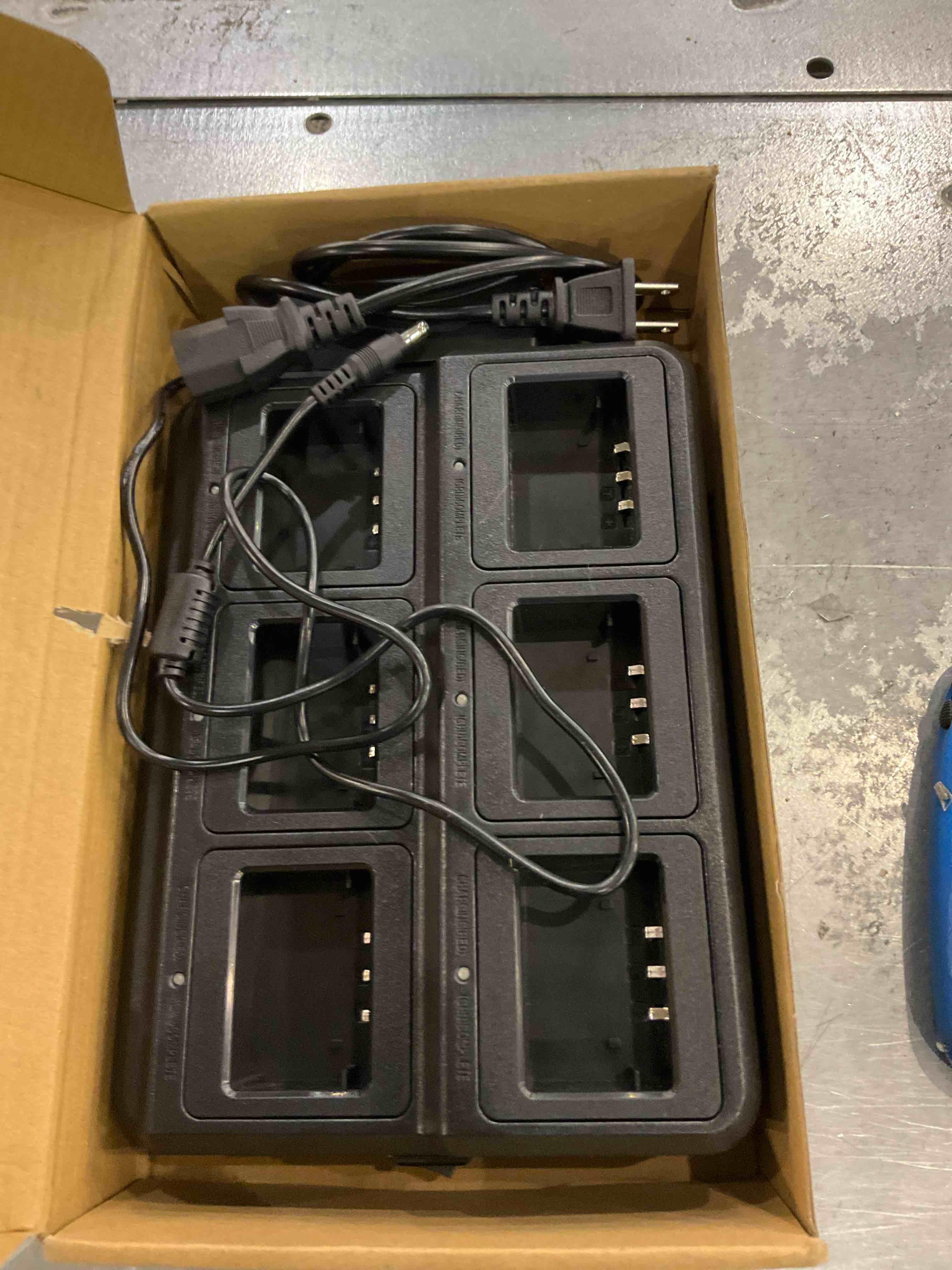 https://s3.amazonaws.com/lotting-images-prod/BargainHunt/EXS01206657_1713180462842.jpeg