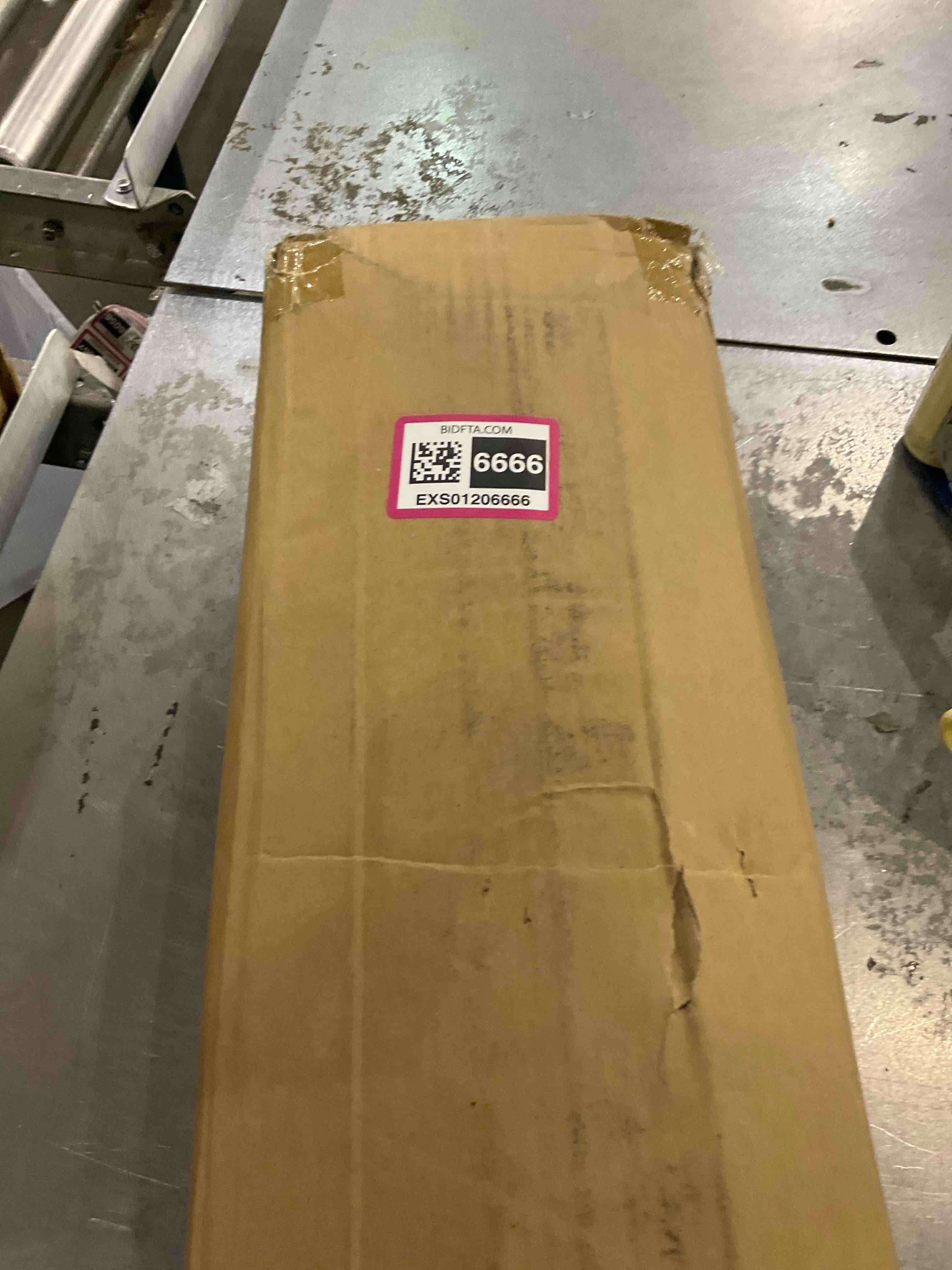 https://s3.amazonaws.com/lotting-images-prod/BargainHunt/EXS01206666_1713181266439.jpeg