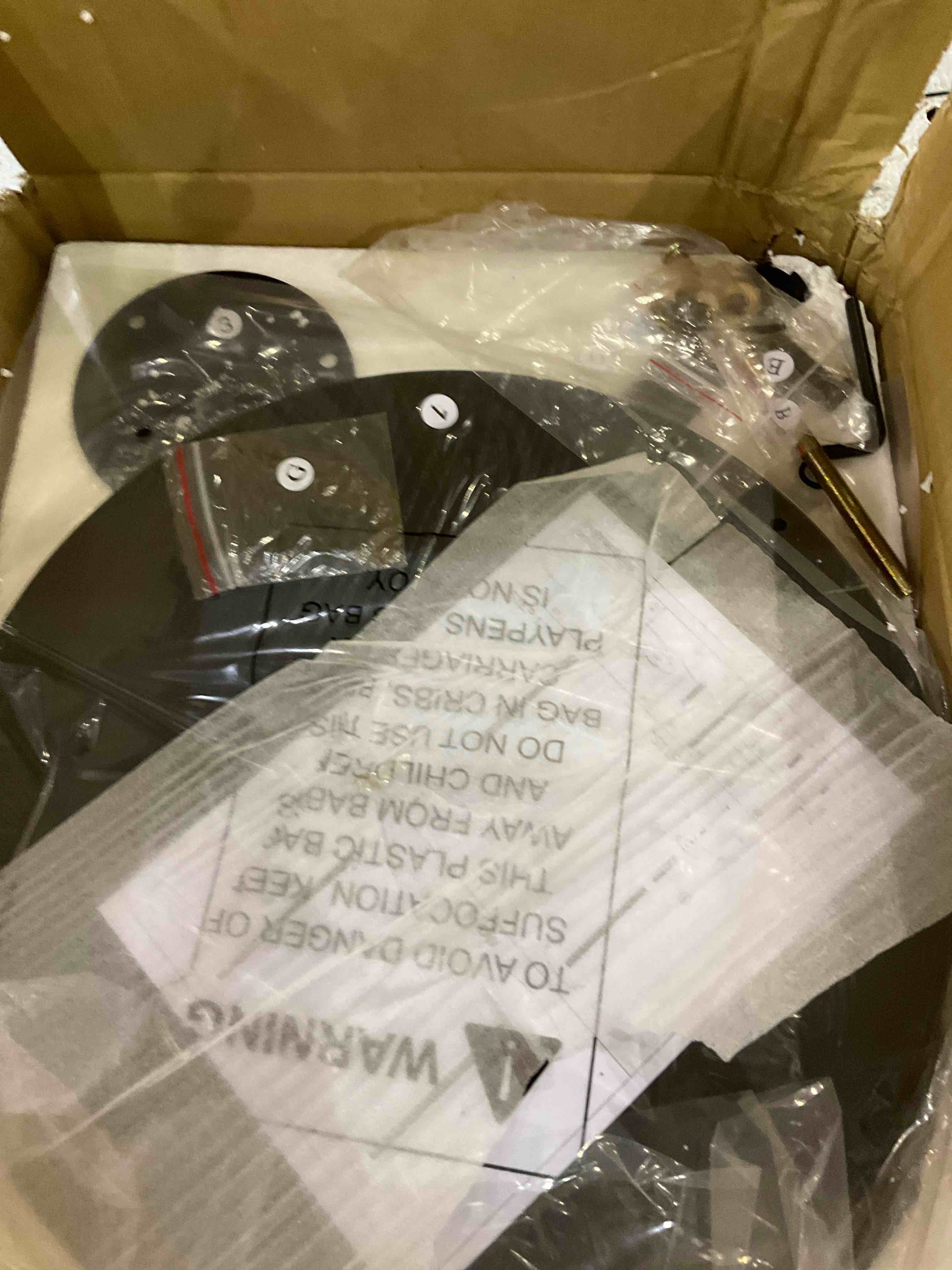 https://s3.amazonaws.com/lotting-images-prod/BargainHunt/EXS01206874_1713356424396.jpeg