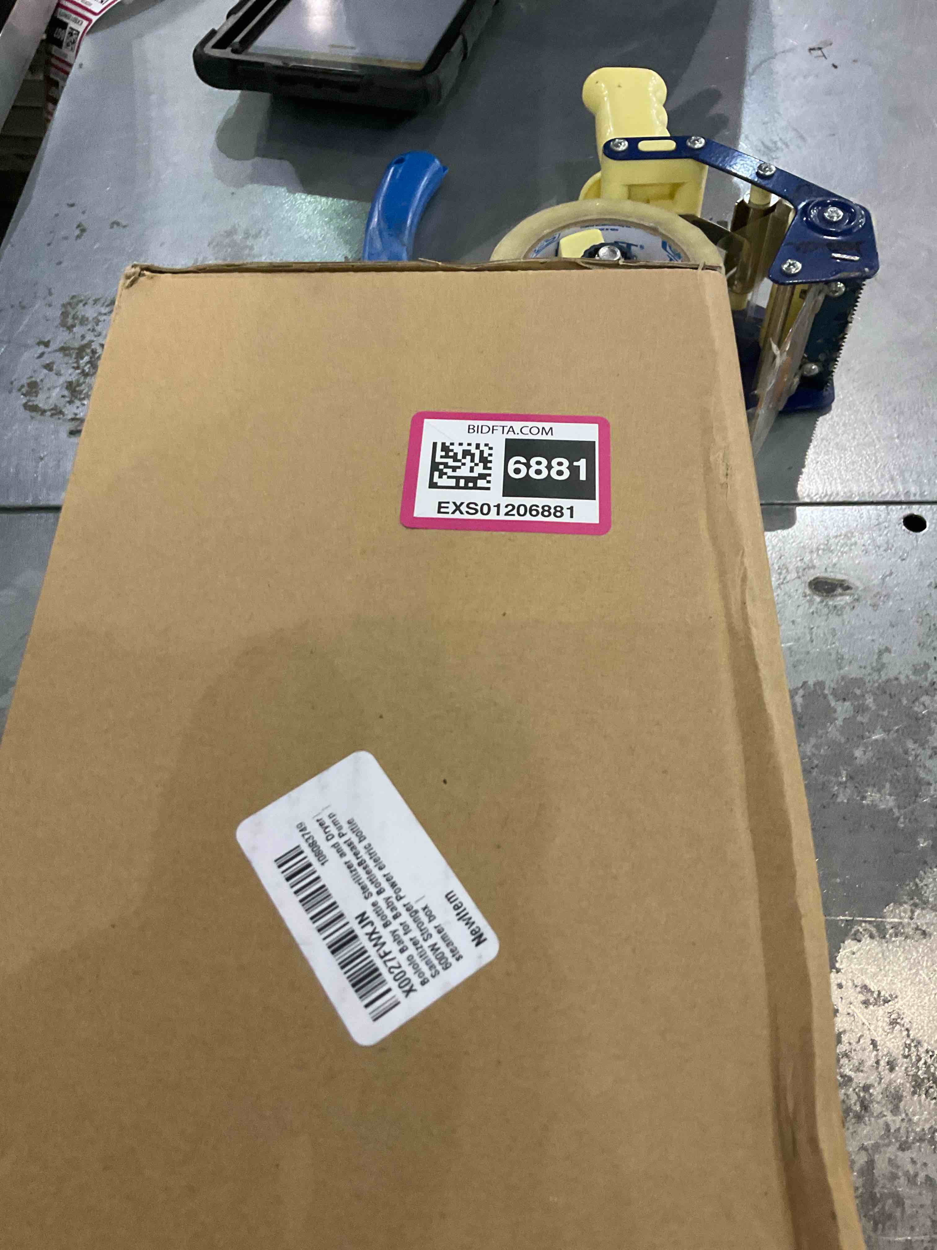 https://s3.amazonaws.com/lotting-images-prod/BargainHunt/EXS01206881_1713357040126.jpeg