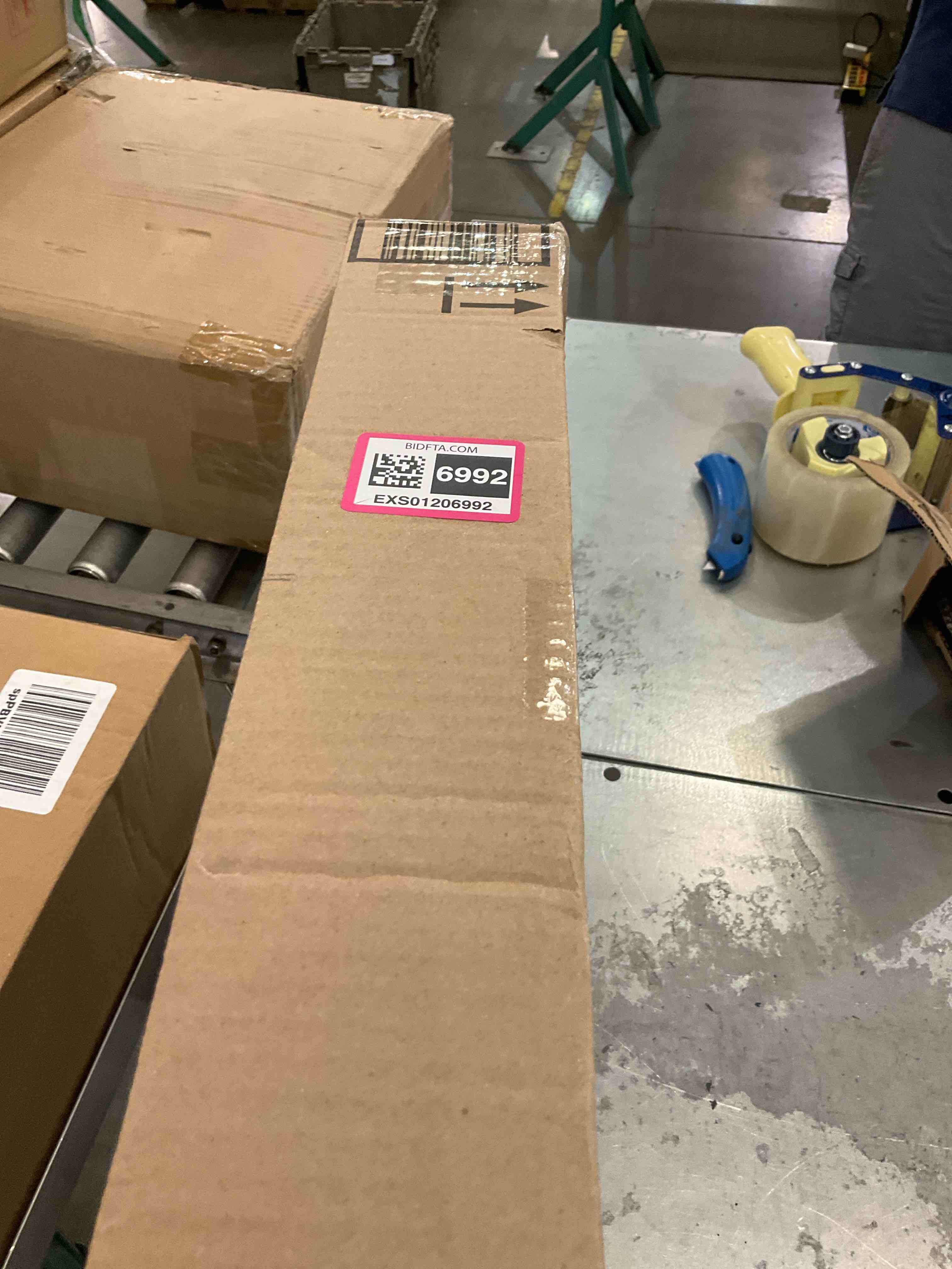 https://s3.amazonaws.com/lotting-images-prod/BargainHunt/EXS01206992_1713369269109.jpeg